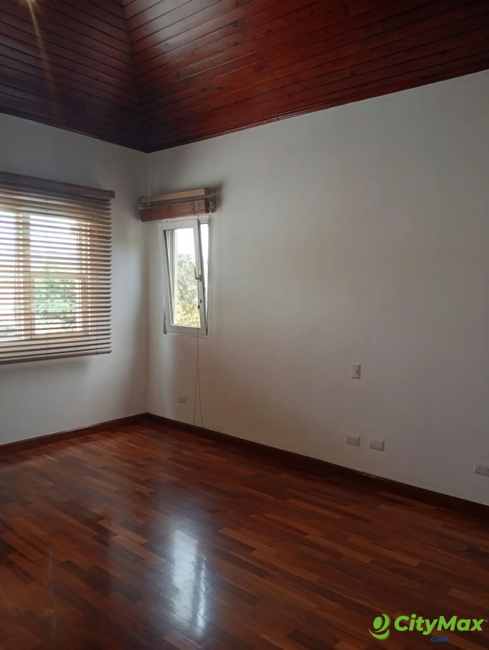Casa en renta Condominio Cercano Diagonal 6, Zona 10 - foto 19