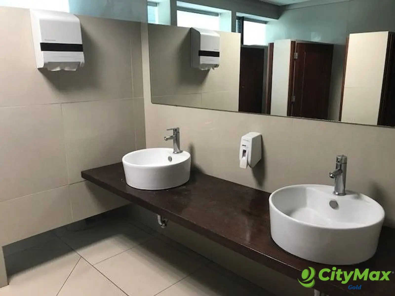 Oficina en venta en Europlaza zona 14 Guatemala - foto 4