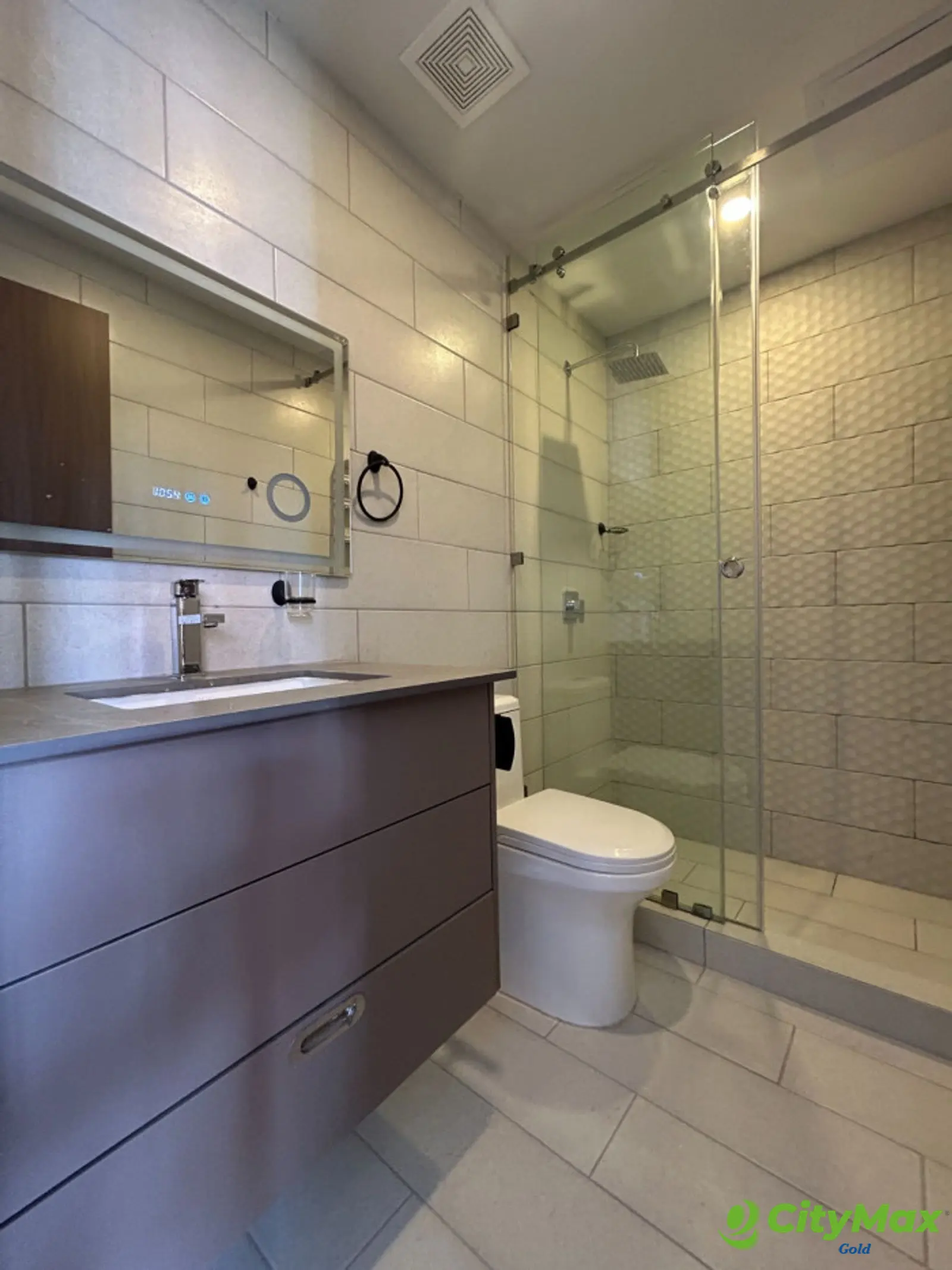 Apartamento amueblado en renta zona 10 - foto 8