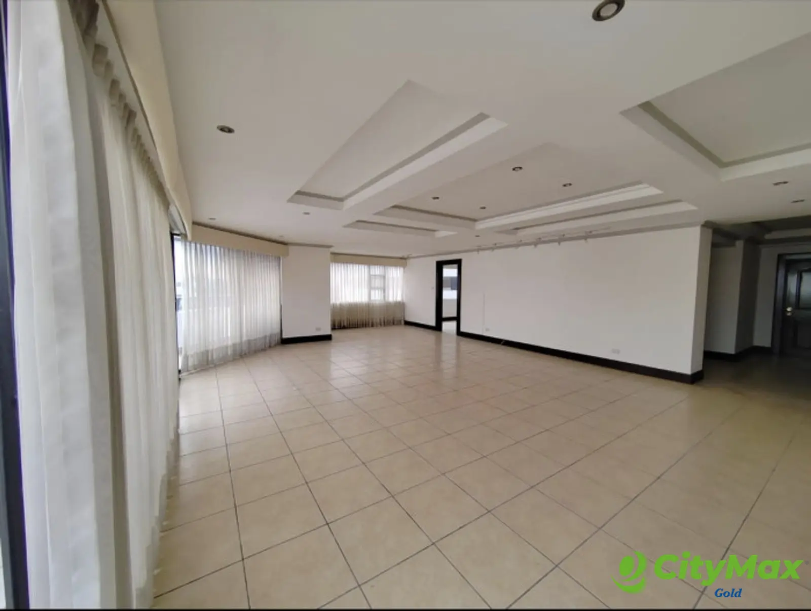 Amplio apartamento para renta en zona 14 - foto 2