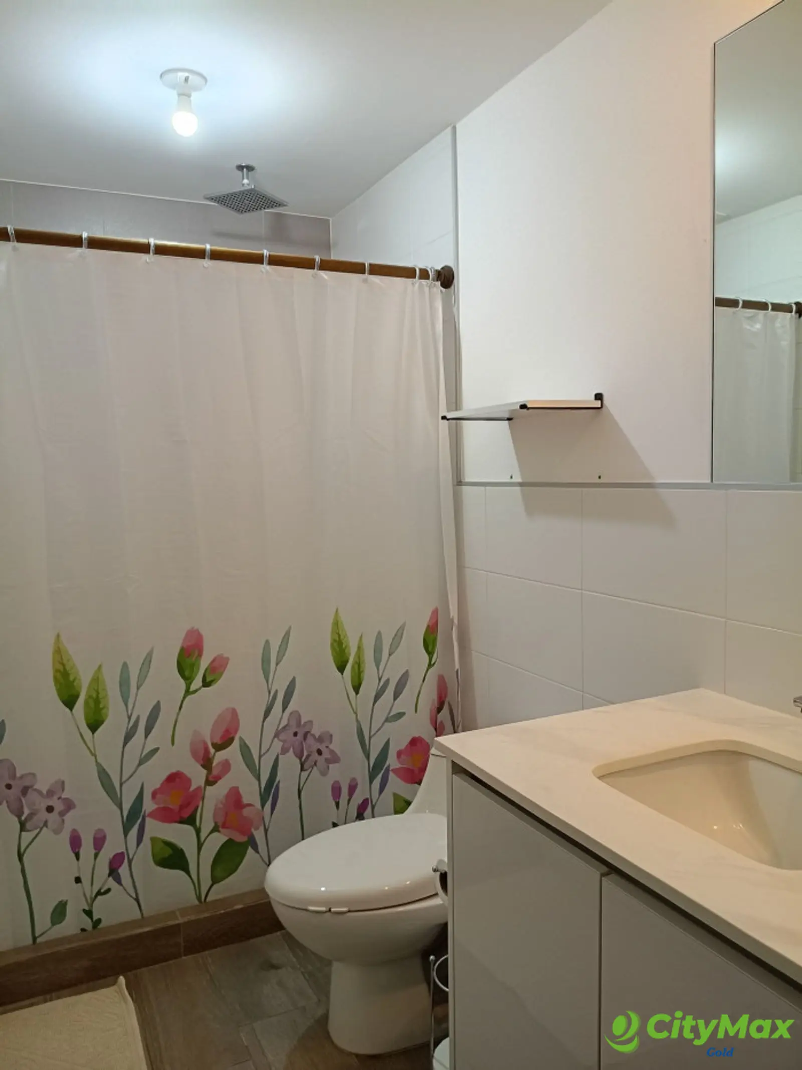 Apartamento en renta con pérgola y jardín en zona 14 - foto 9