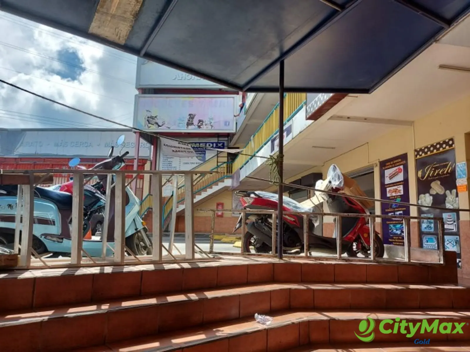 CENTRO COMERCIAL en Venta  en zona 18  - foto 22