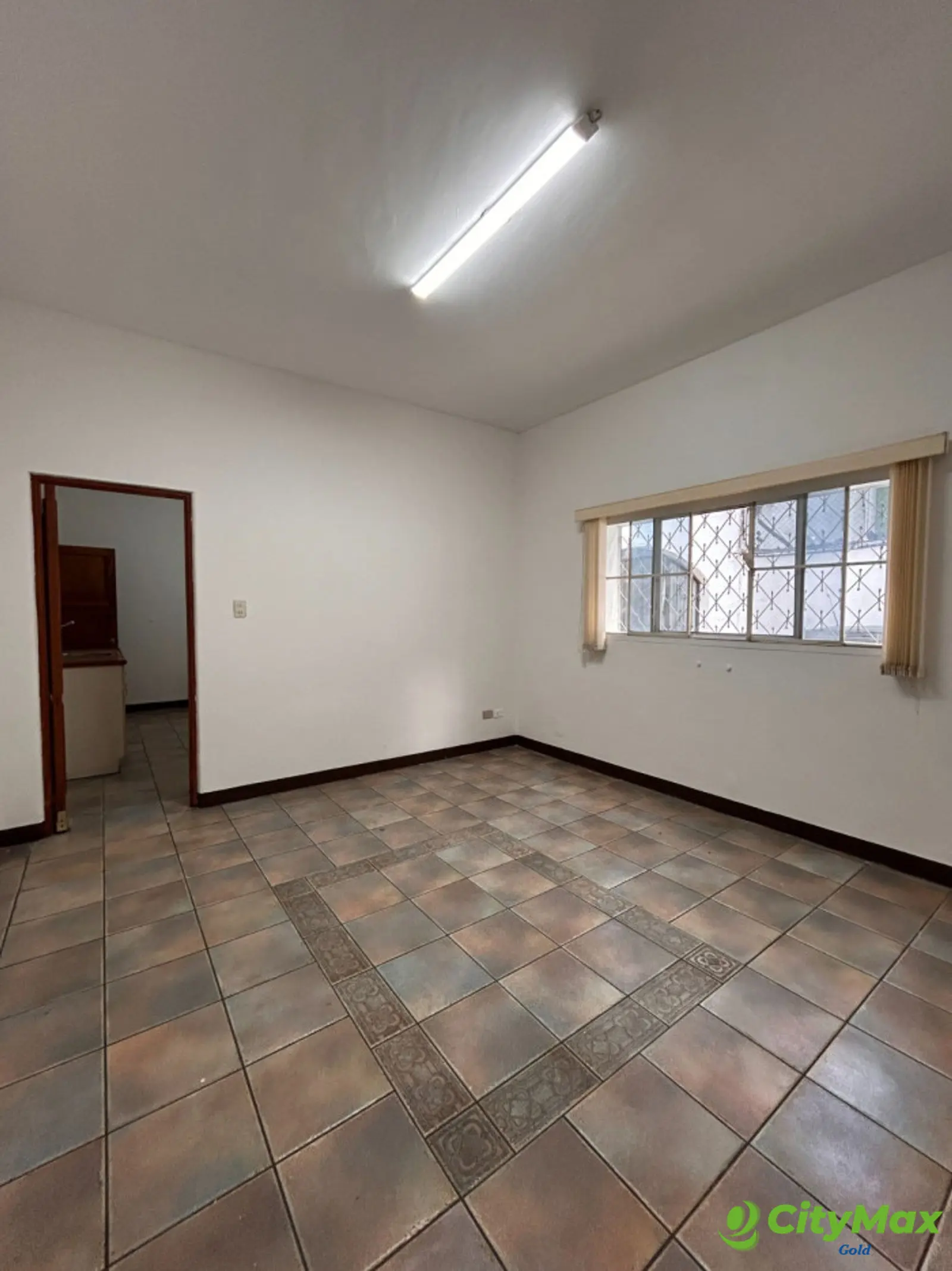 Casa para Oficinas en Alquiler en Zona 10 Guatemala - foto 13