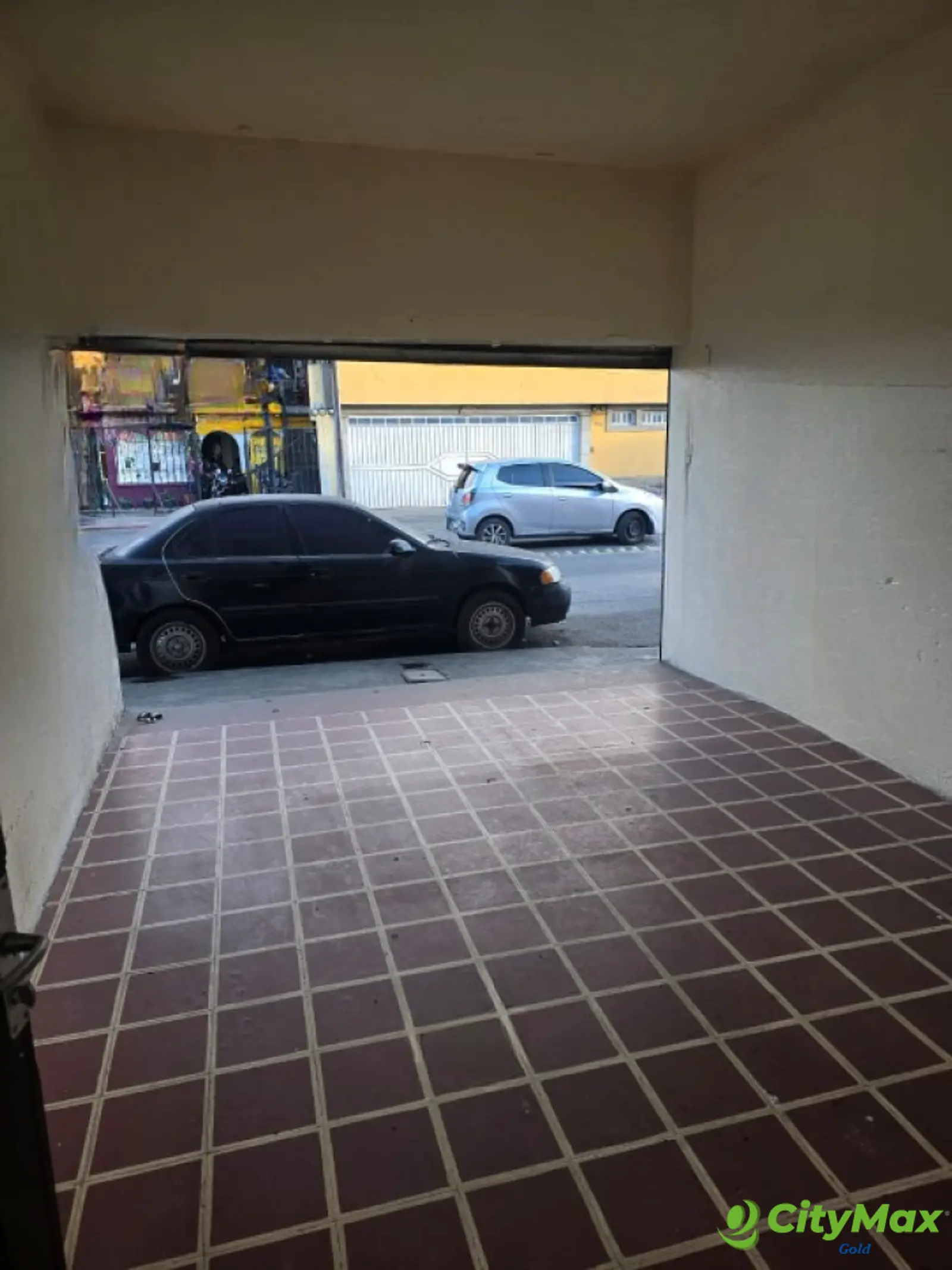 Local en Alquiler sobre vía de alto tráfico en Zona 6 - foto 3