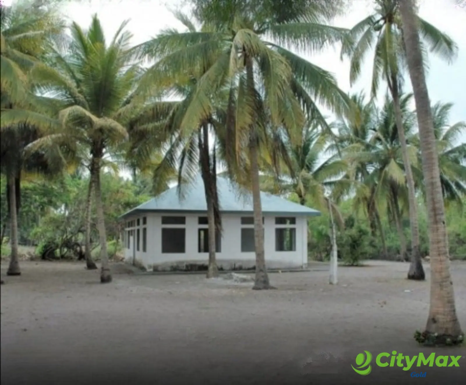 Terreno frente al mar con chalet en venta Playa Tulate - foto 3