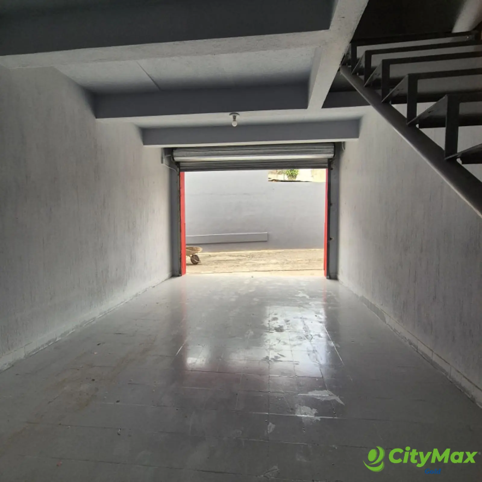 Ofibodega eficiente en Alquiler en la Calzada Roosevelt - foto 3