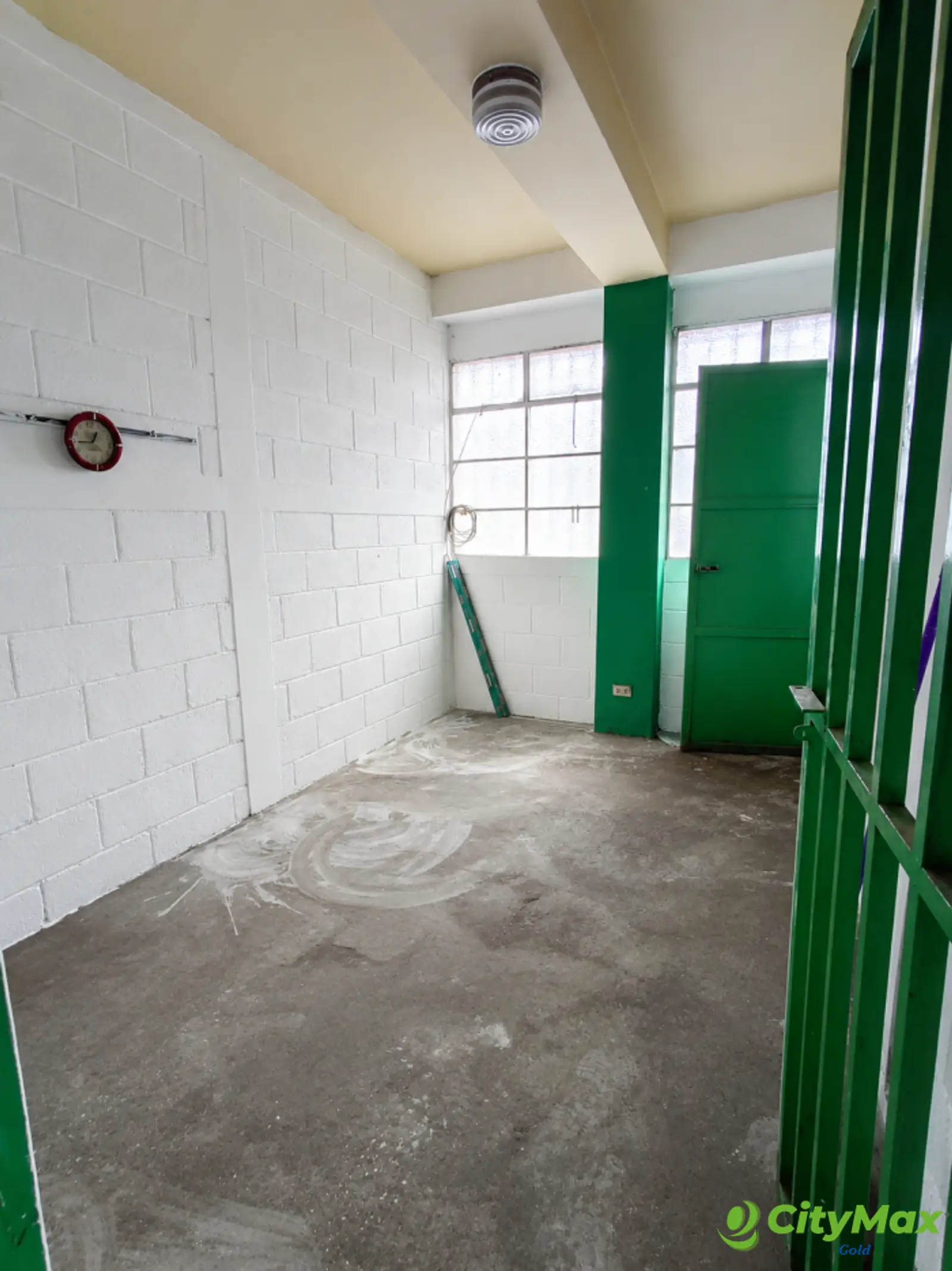 Local Comercial en renta en la Quinta Samayoa zona 7 - oficina con bañp