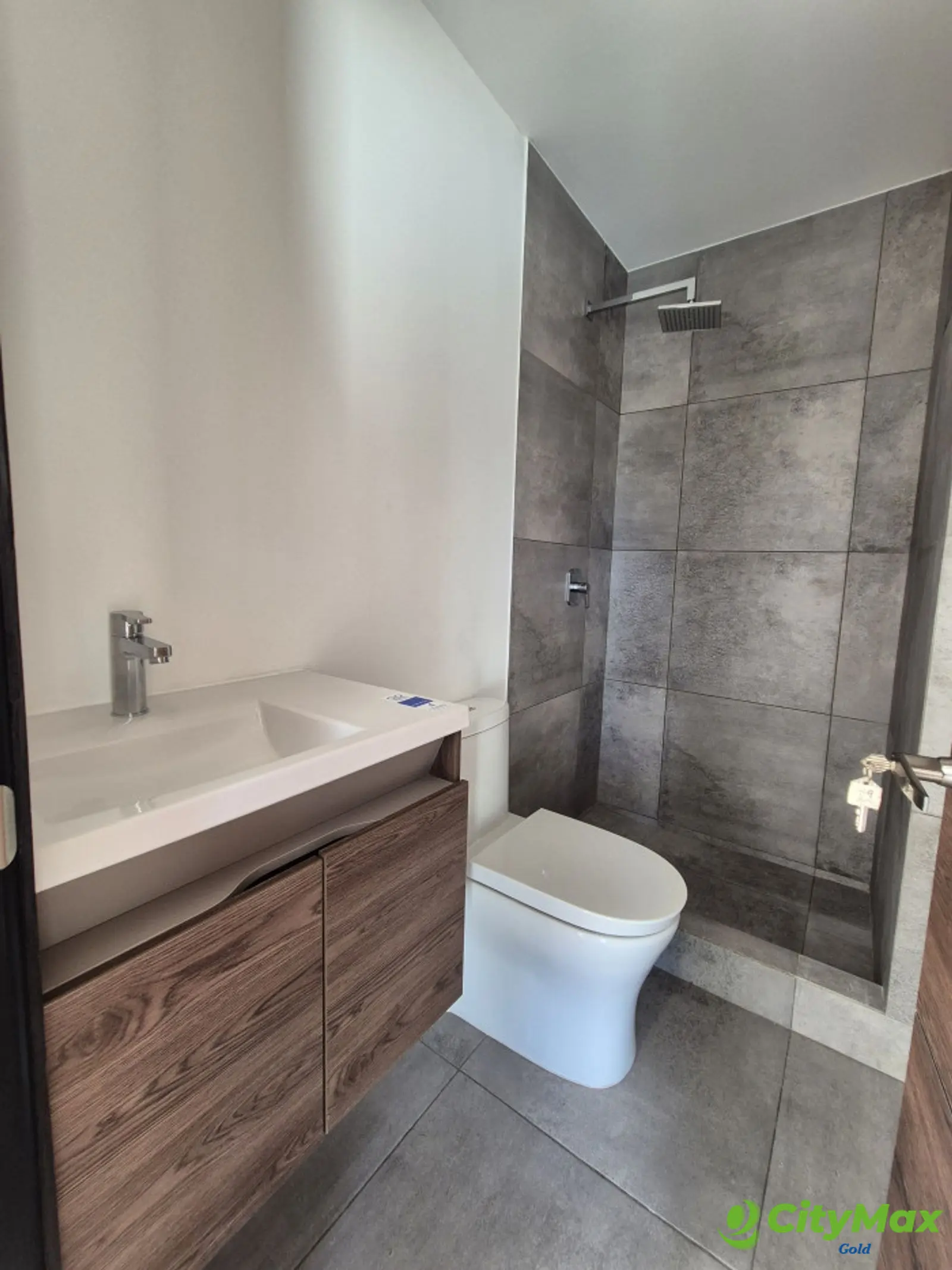 Apartamento en alquiler o venta en zona 10 - foto 7