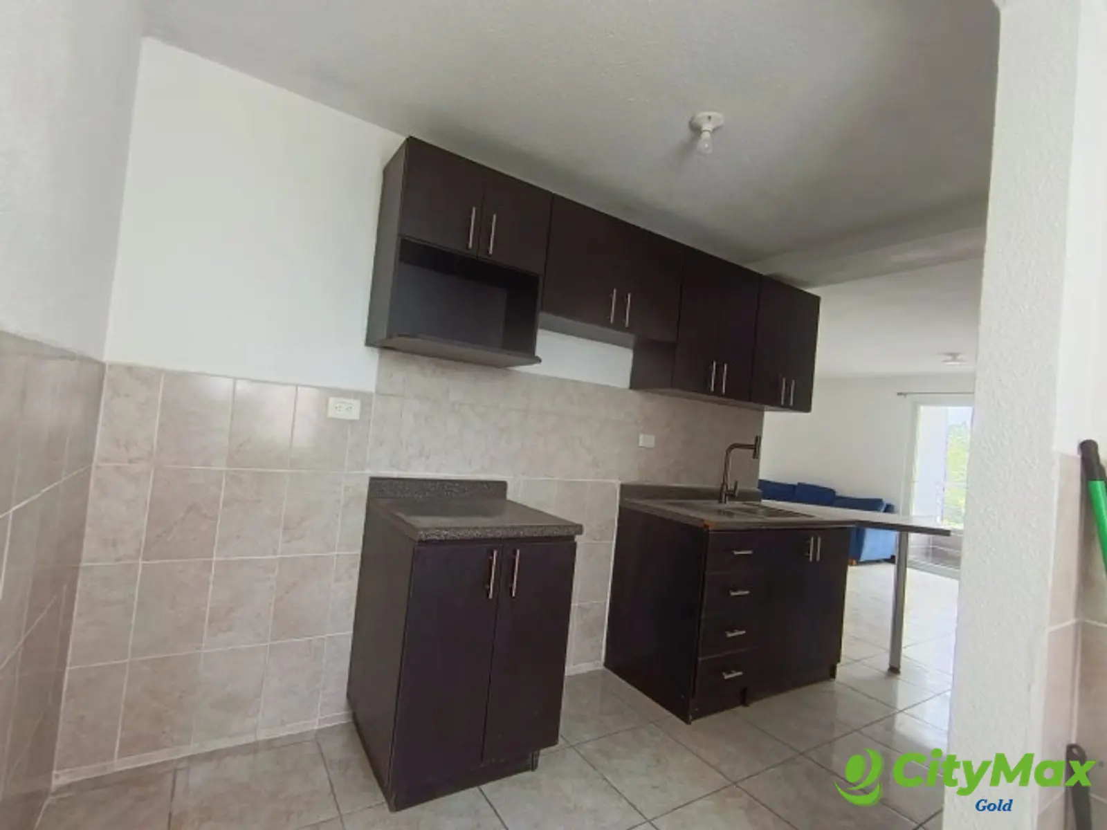 Apartamento en nivel alto en renta en zona 11 de Mixco - foto 8