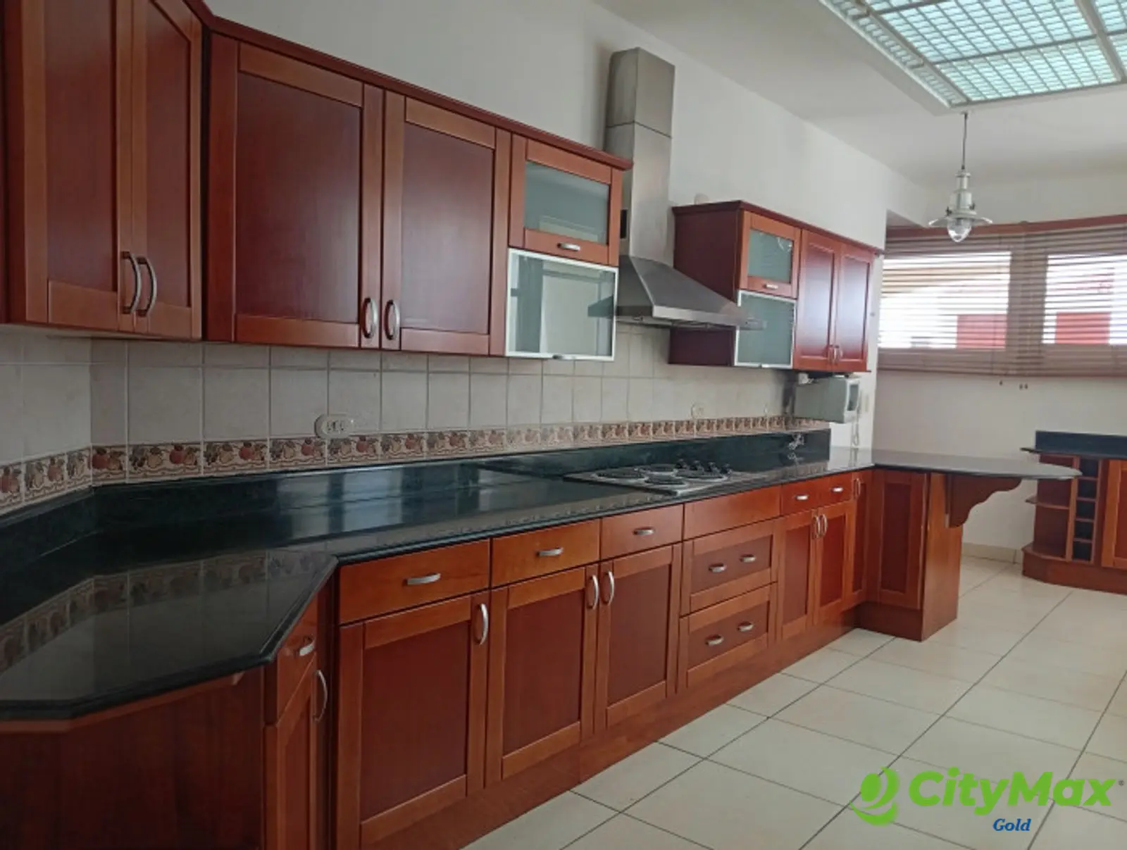 Casa en renta Condominio Cercano Diagonal 6, Zona 10 - foto 6