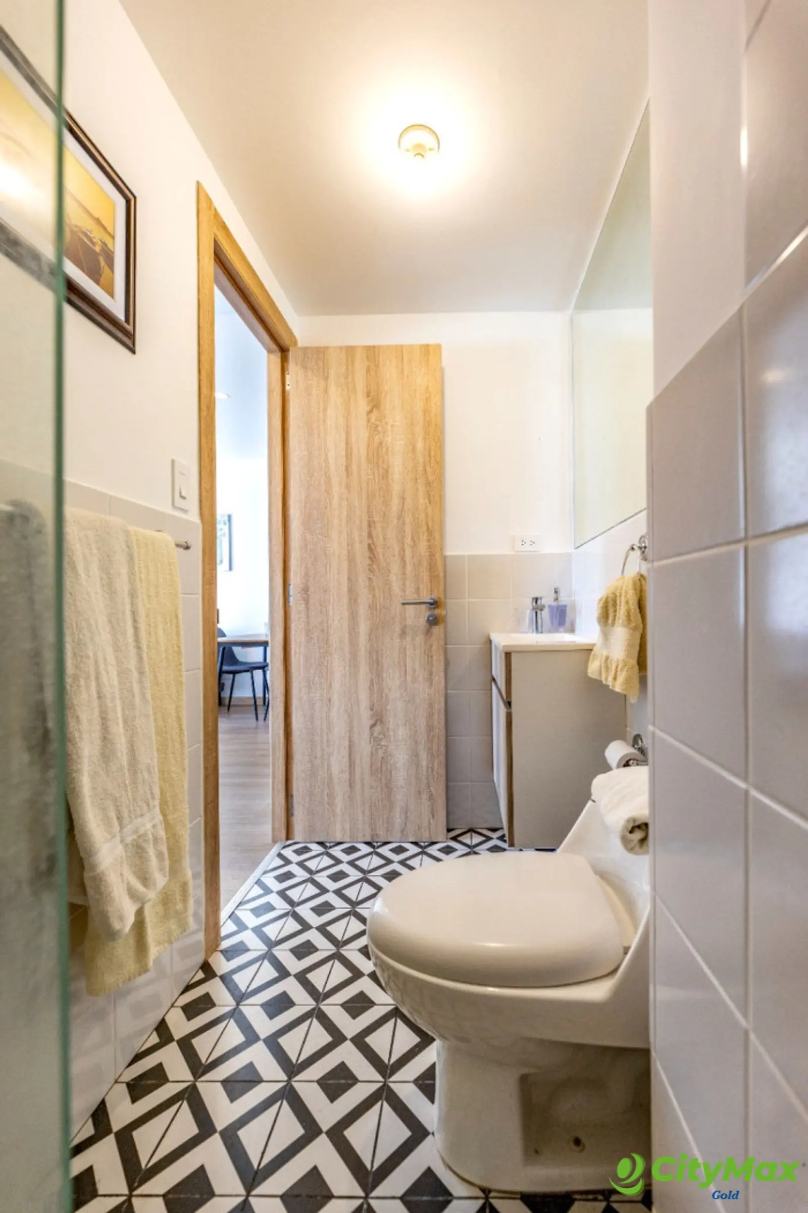Apartamento amueblado en renta en zona 4 - foto 8