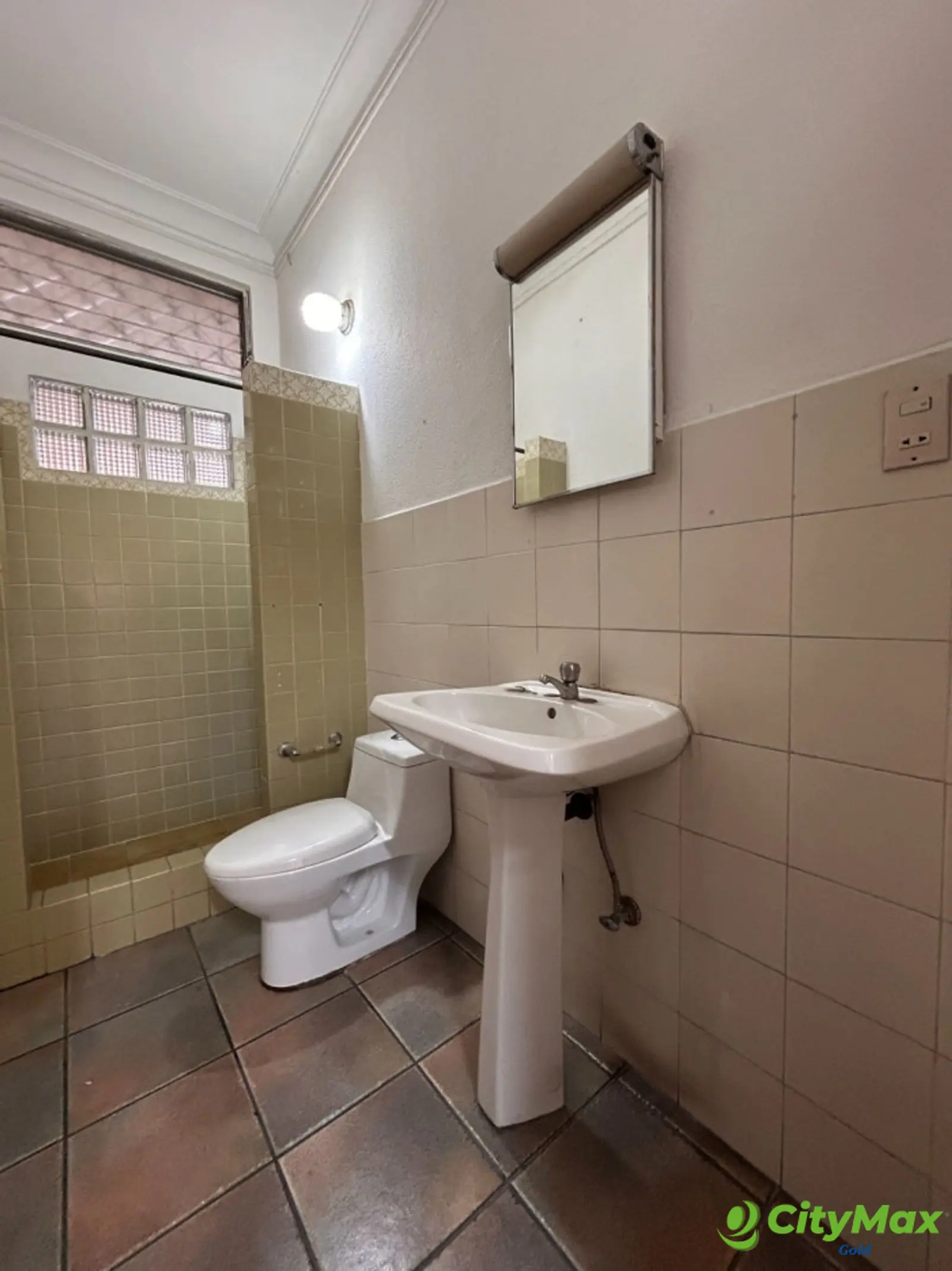 Casa para Oficinas en Alquiler en Zona 10 Guatemala - foto 10