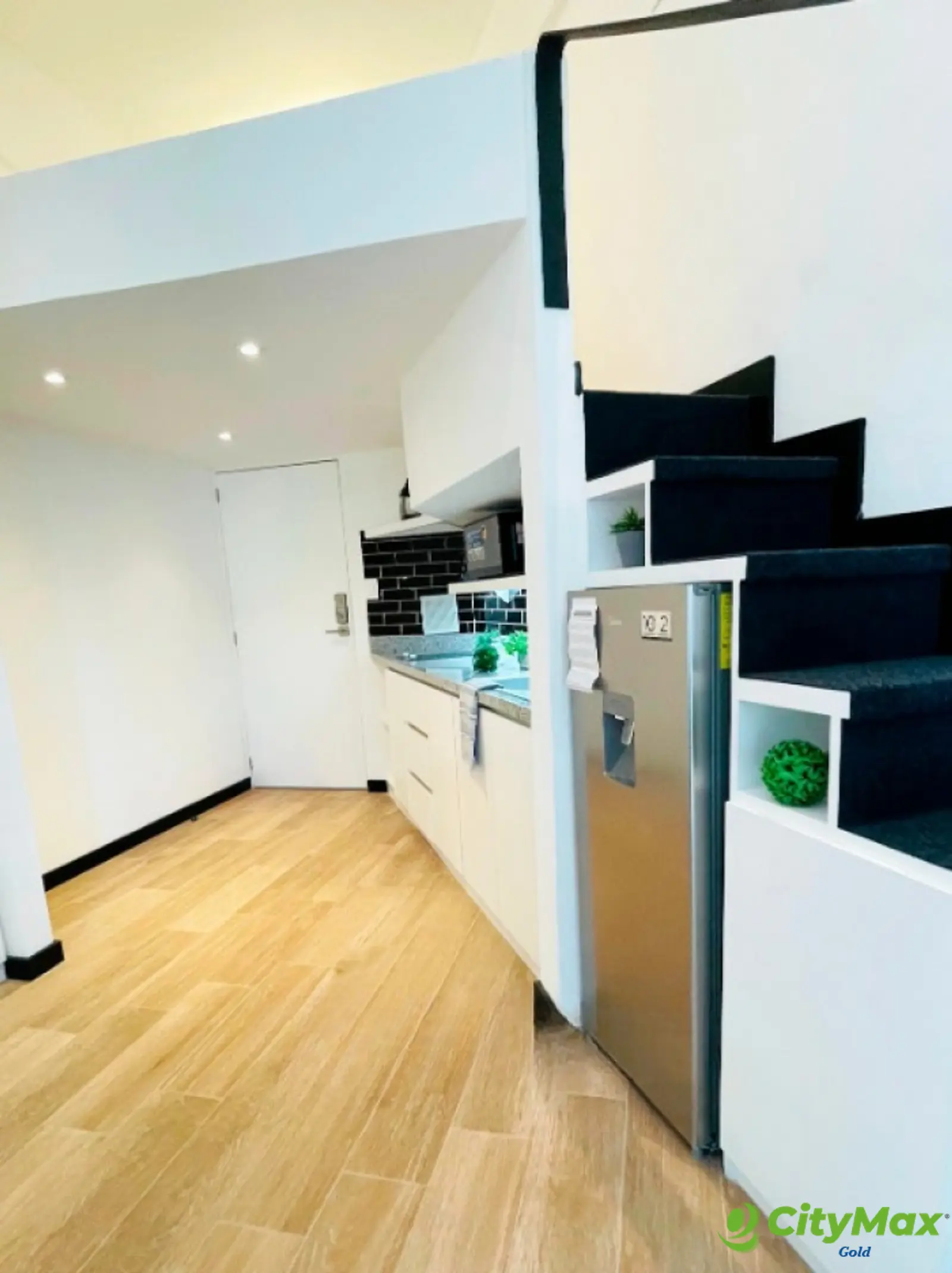 Apartamento amueblado en renta tipo loft en zona 10 - foto 4