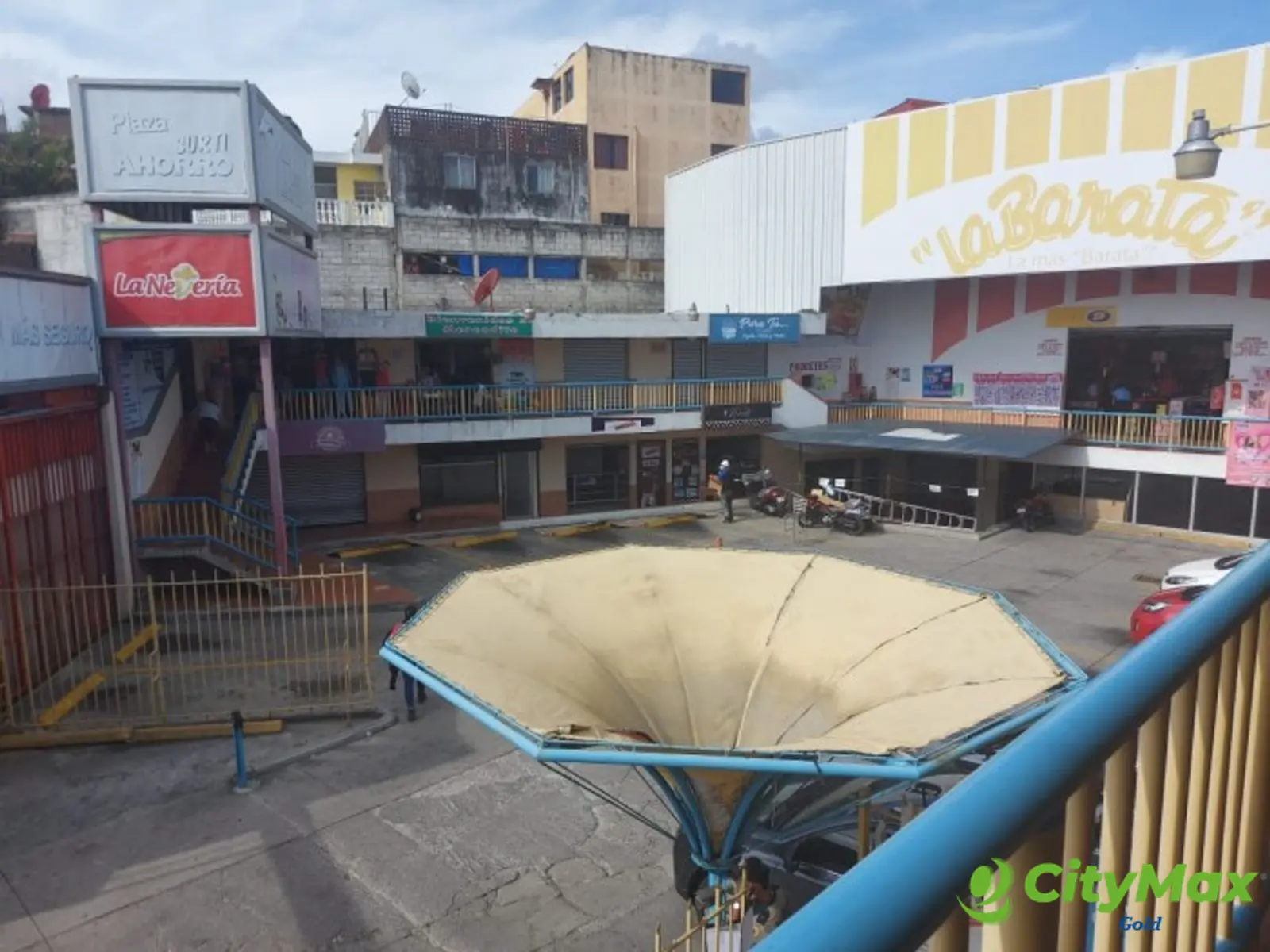 CENTRO COMERCIAL en Venta  en zona 18  - foto 8