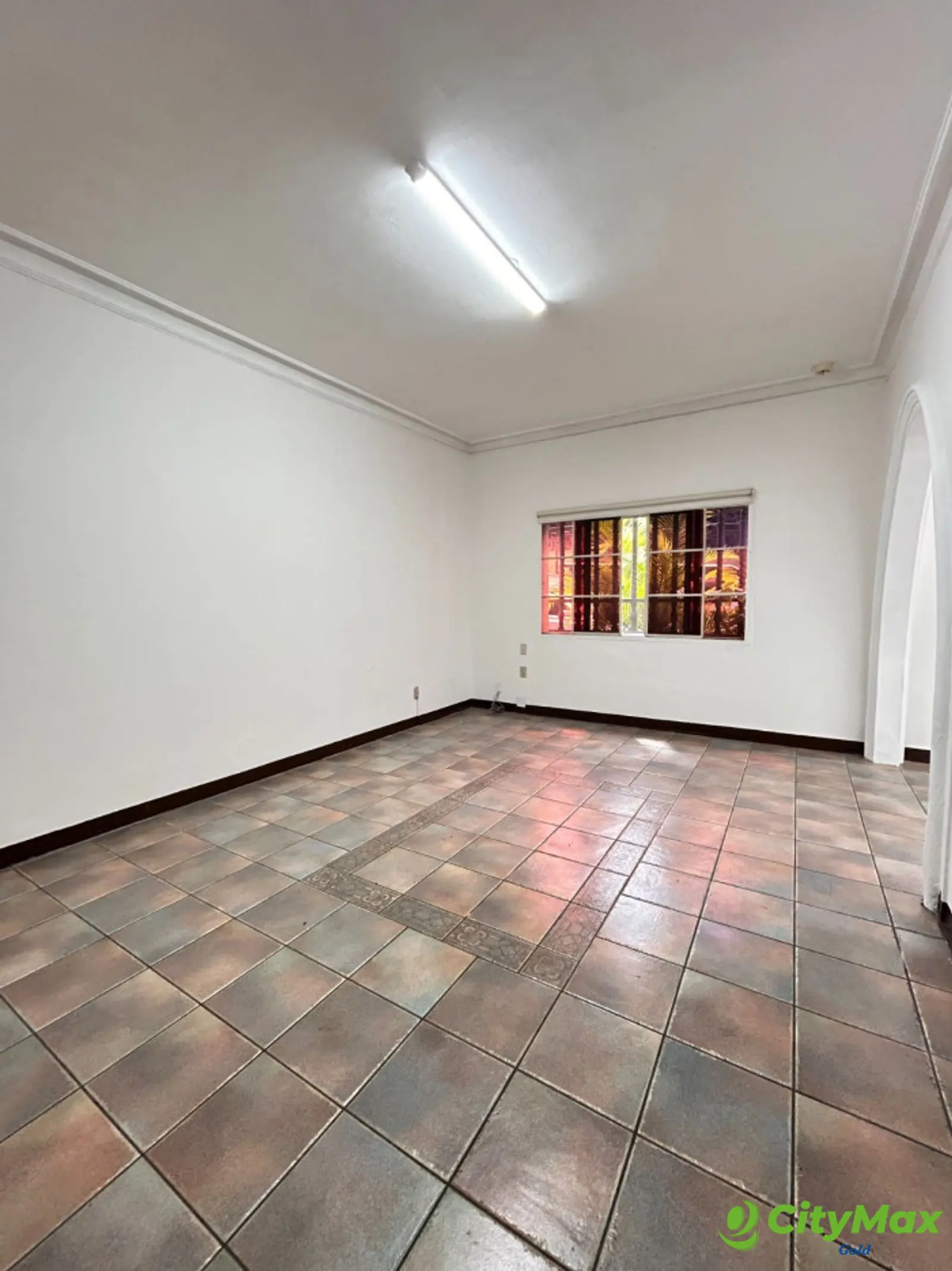 Casa para Oficinas en Alquiler en Zona 10 Guatemala - foto 14