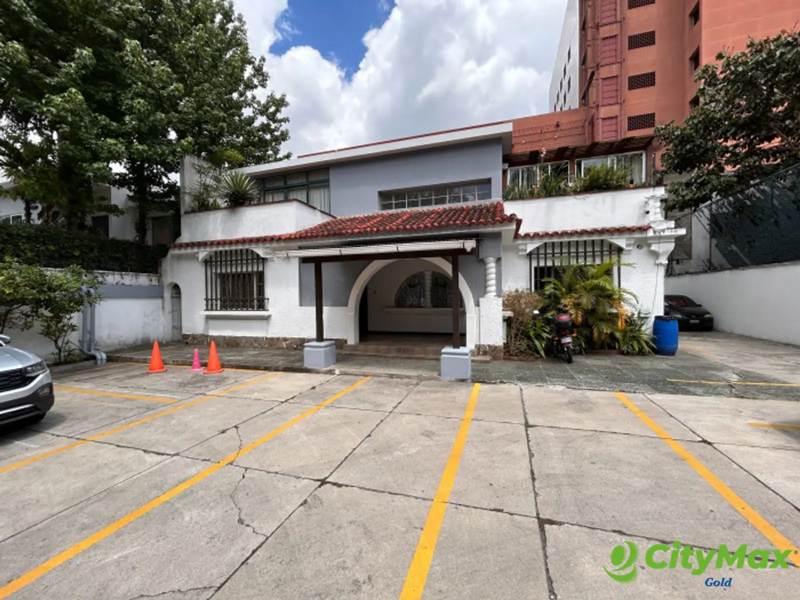 Casa para Oficinas en Alquiler en Zona 10 Guatemala - foto 12