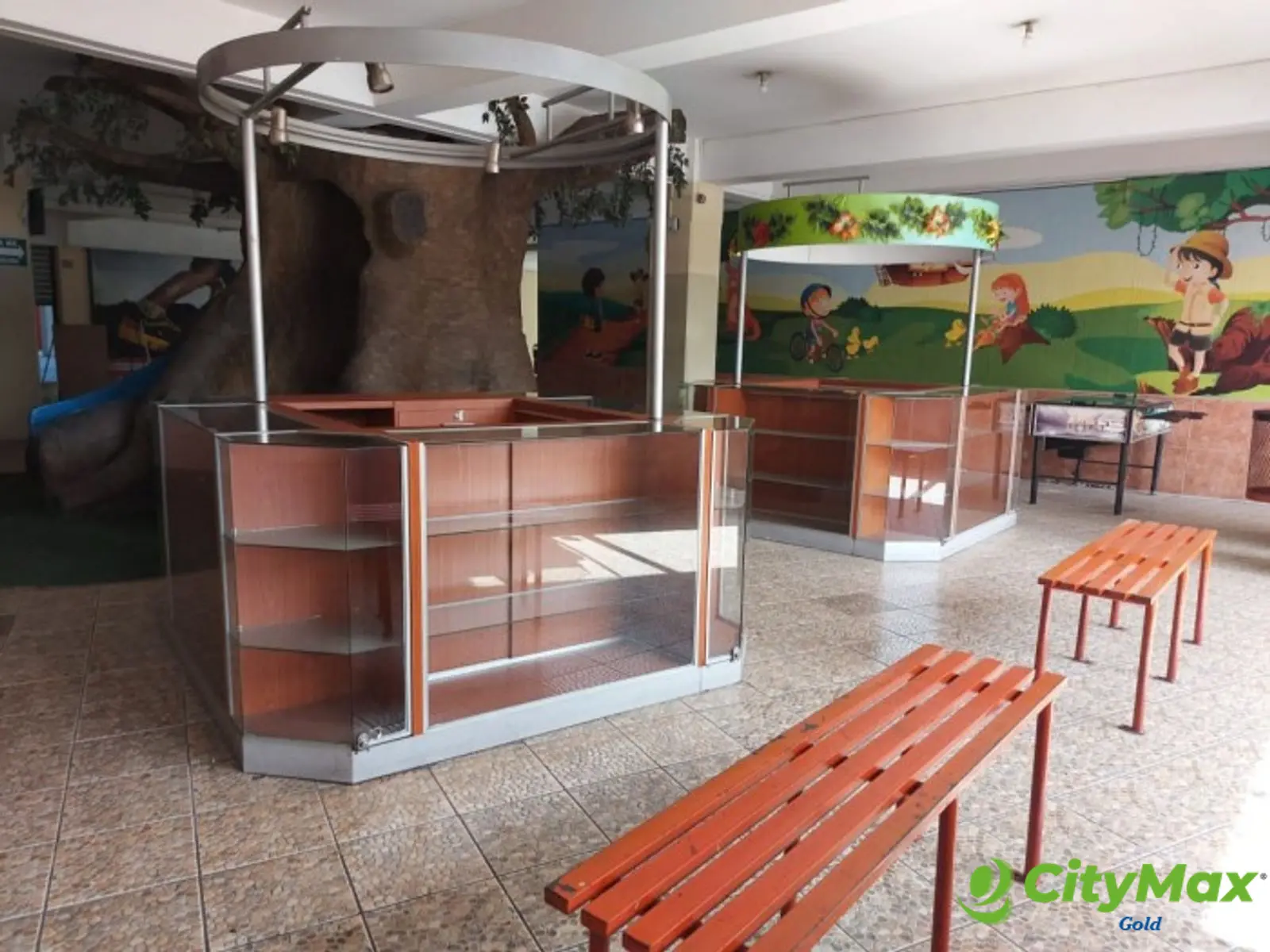 CENTRO COMERCIAL en Venta  en zona 18  - foto 7