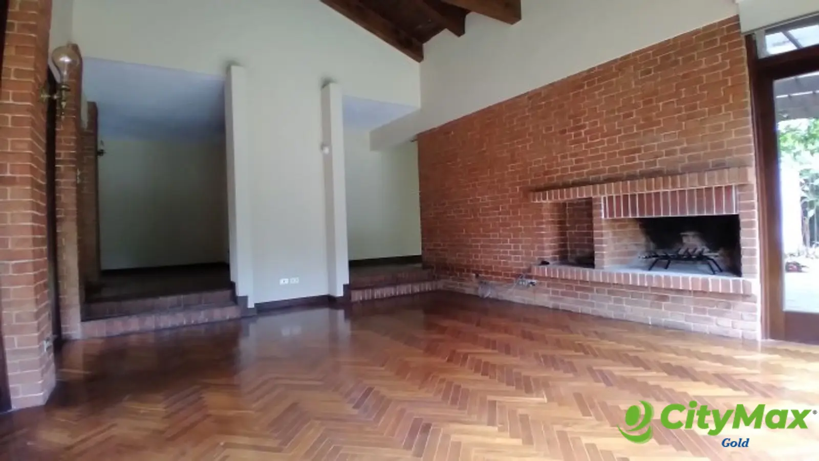 Renta de lujosa Casa amplia en Zona 14 - foto 6