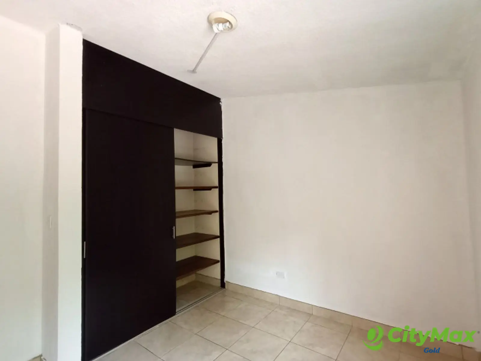 Casa en renta en Condominio Residencial en Zona 10 - foto 16