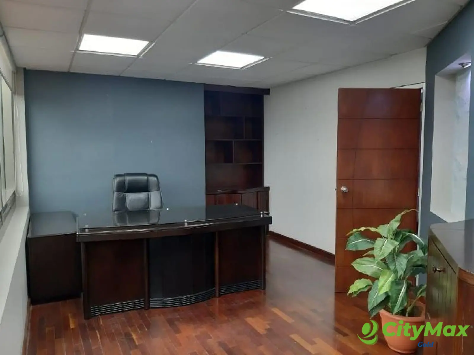 Oficina en renta en Edificio de zona 10 Guatemala - foto 2