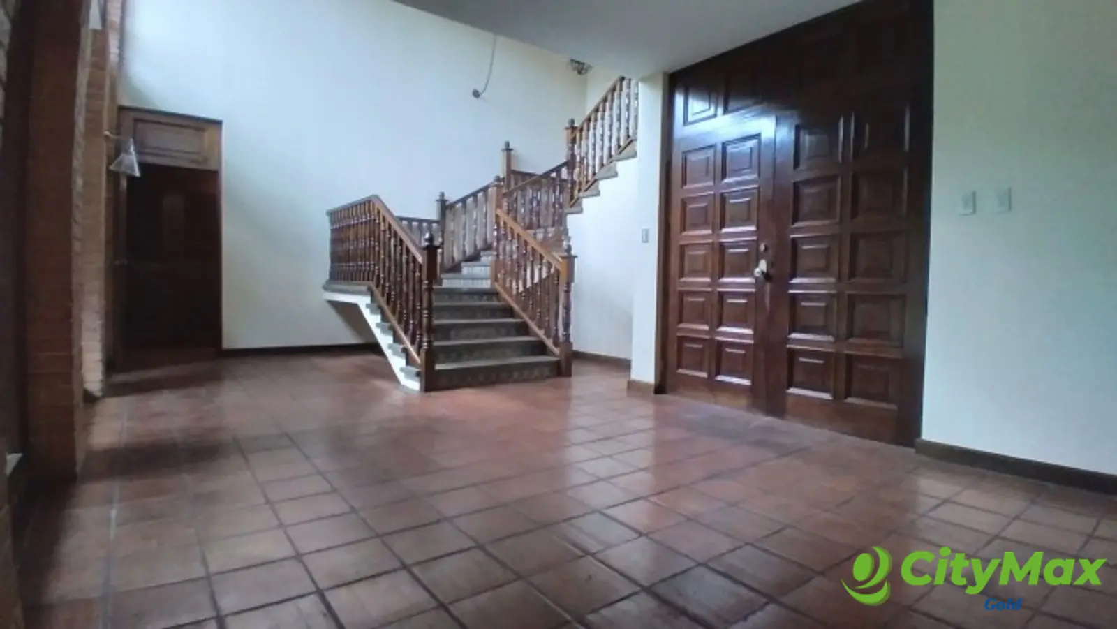 Renta de lujosa Casa amplia en Zona 14 - foto 7
