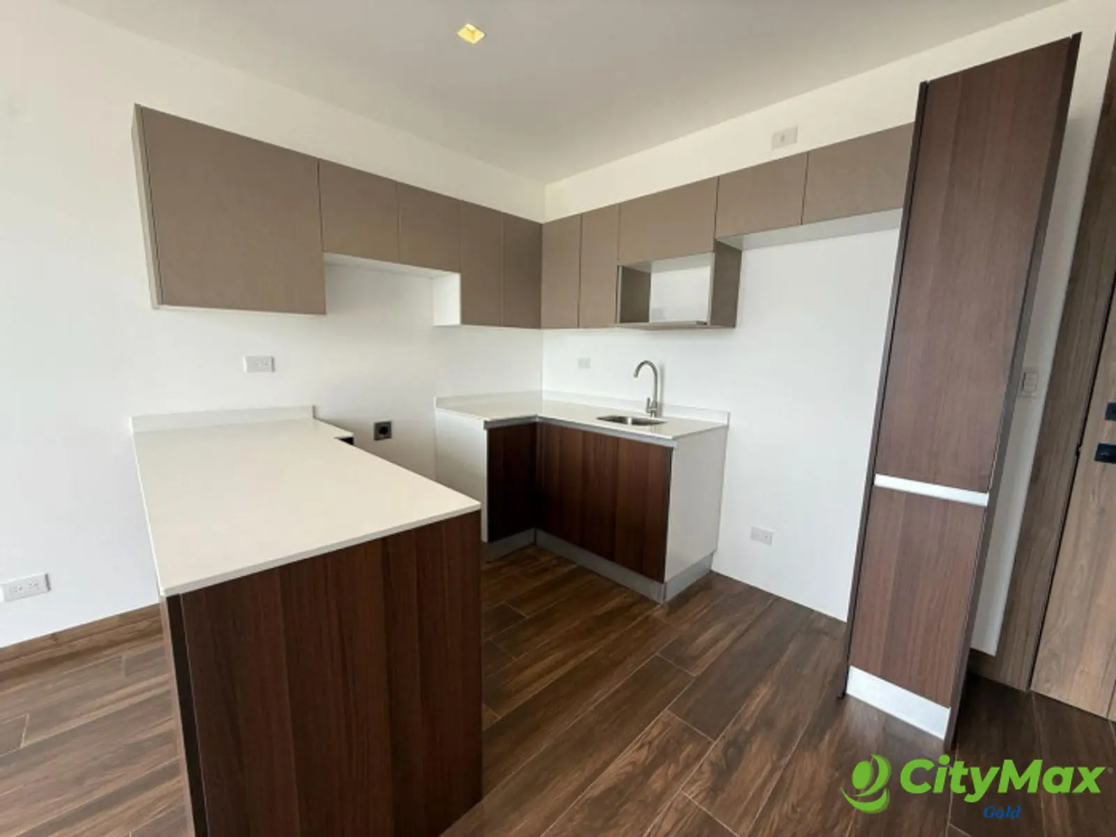 Apartamento Amueblado en Venta en Zona 15 Vista Hermosa - foto 2