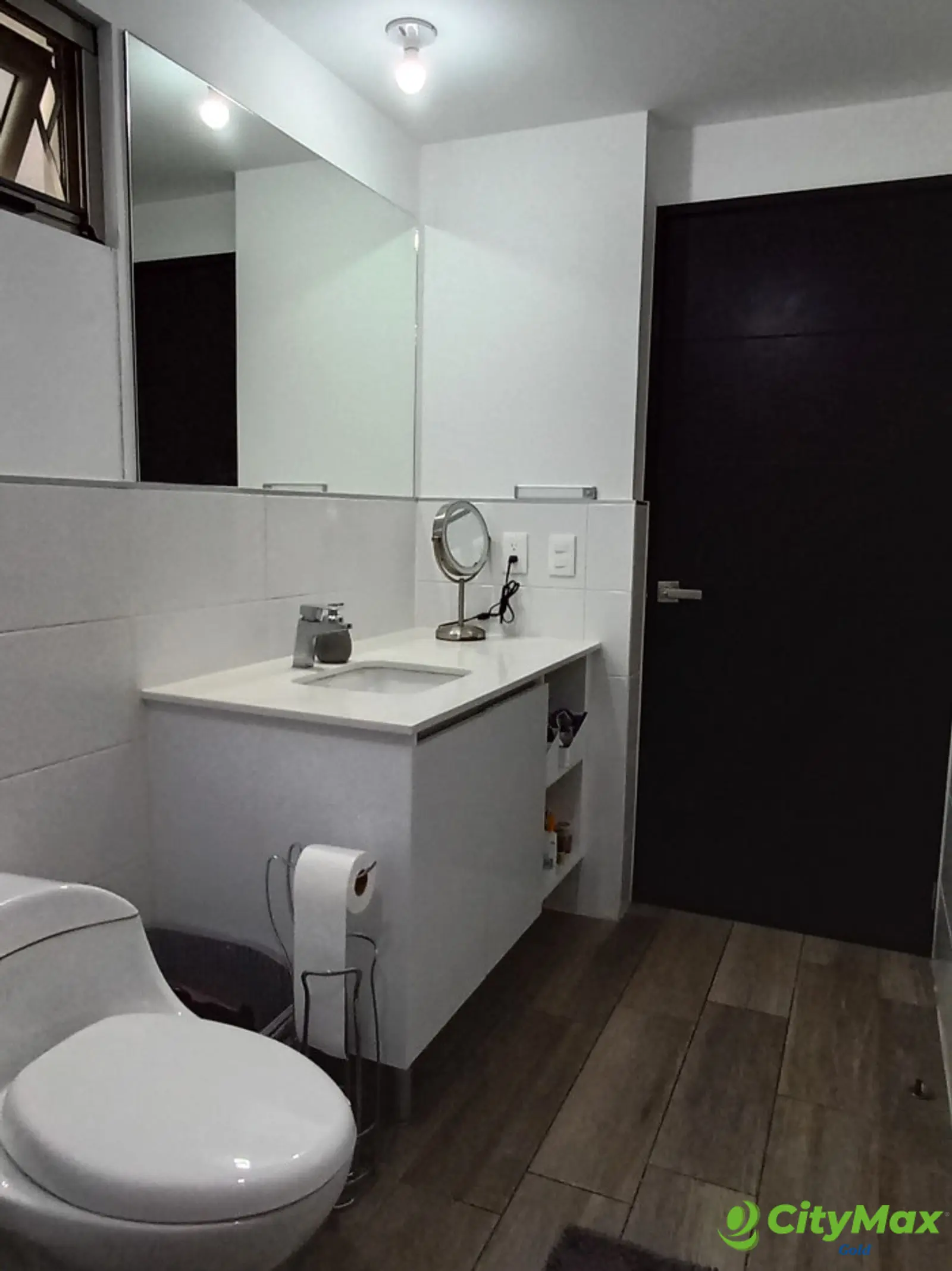 Apartamento en renta con pérgola y jardín en zona 14 - foto 15