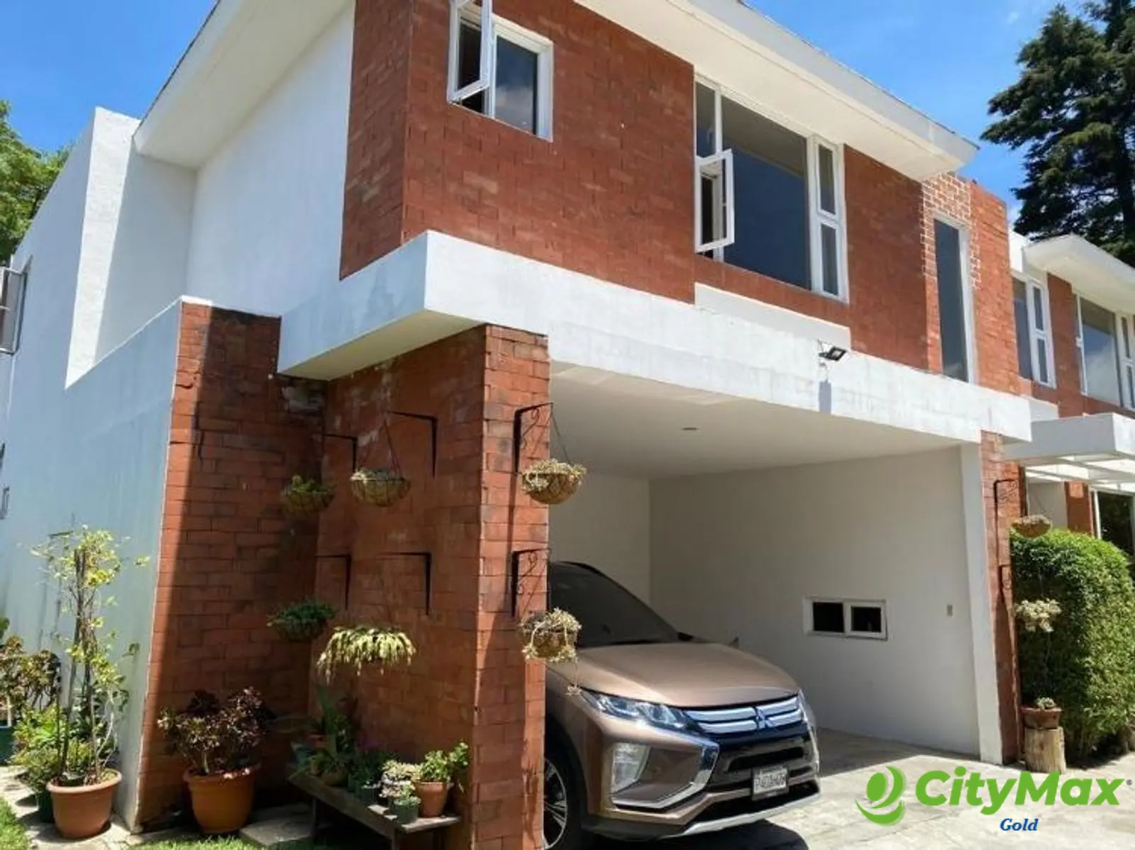 Oportunidad en VENTA 3 Casas y Terreno Sta. Catarina - foto 9