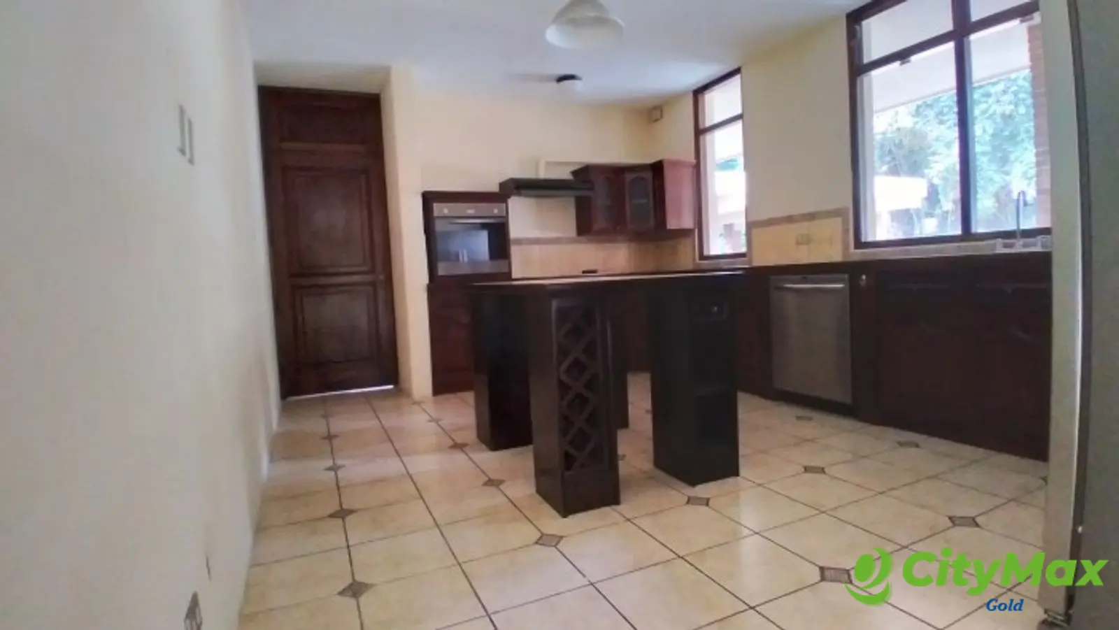 Renta de lujosa Casa amplia en Zona 14 - foto 10