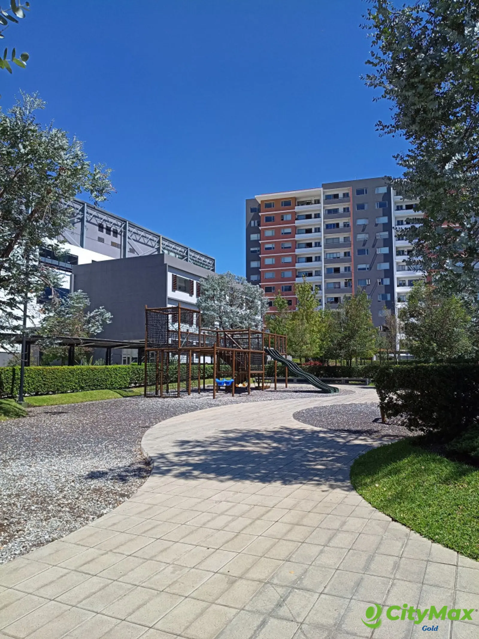 Apartamento en renta con pérgola y jardín en zona 14 - foto 25
