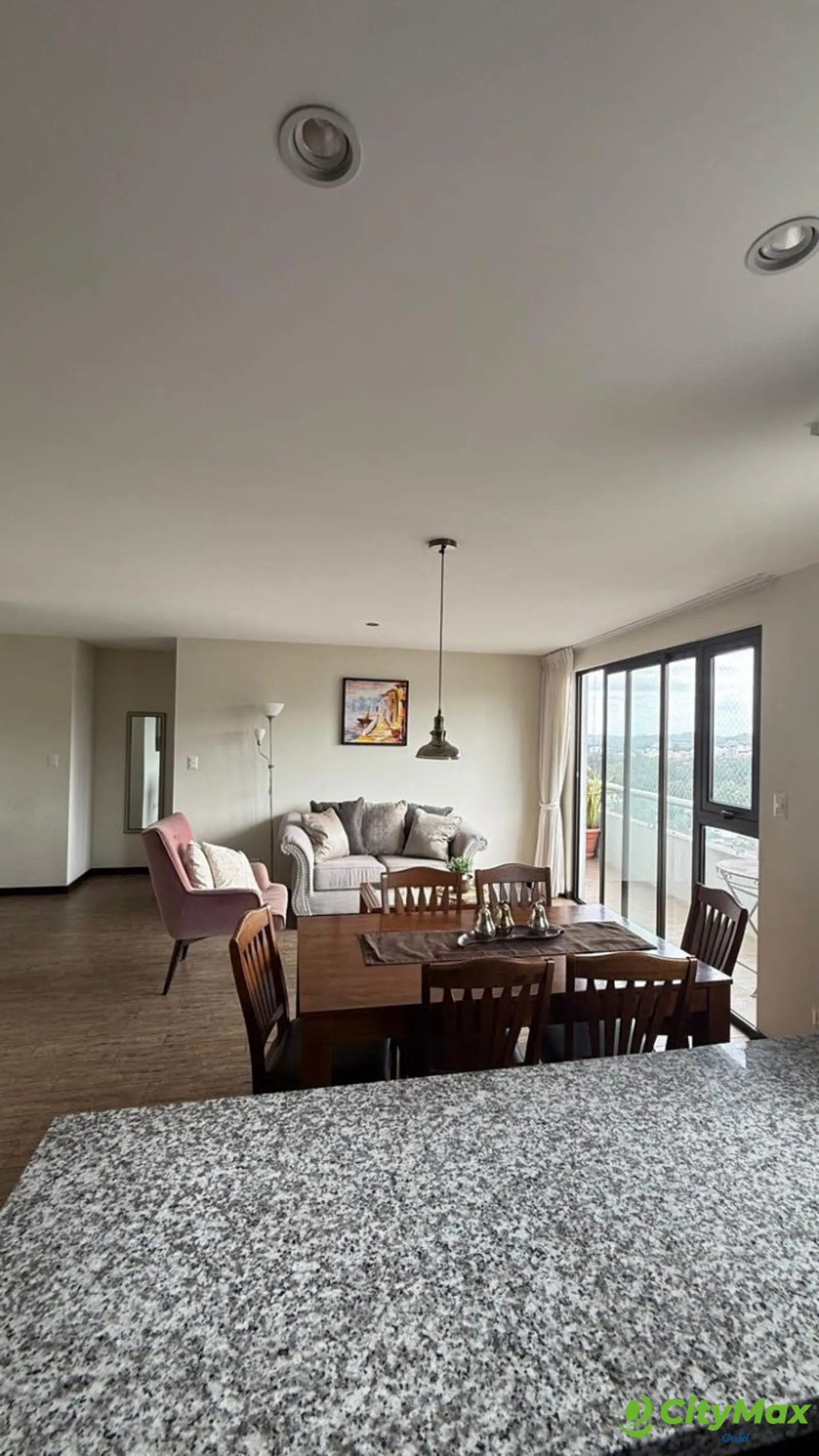 Apartamento en Renta  amueblado en Zona 15 - foto 4