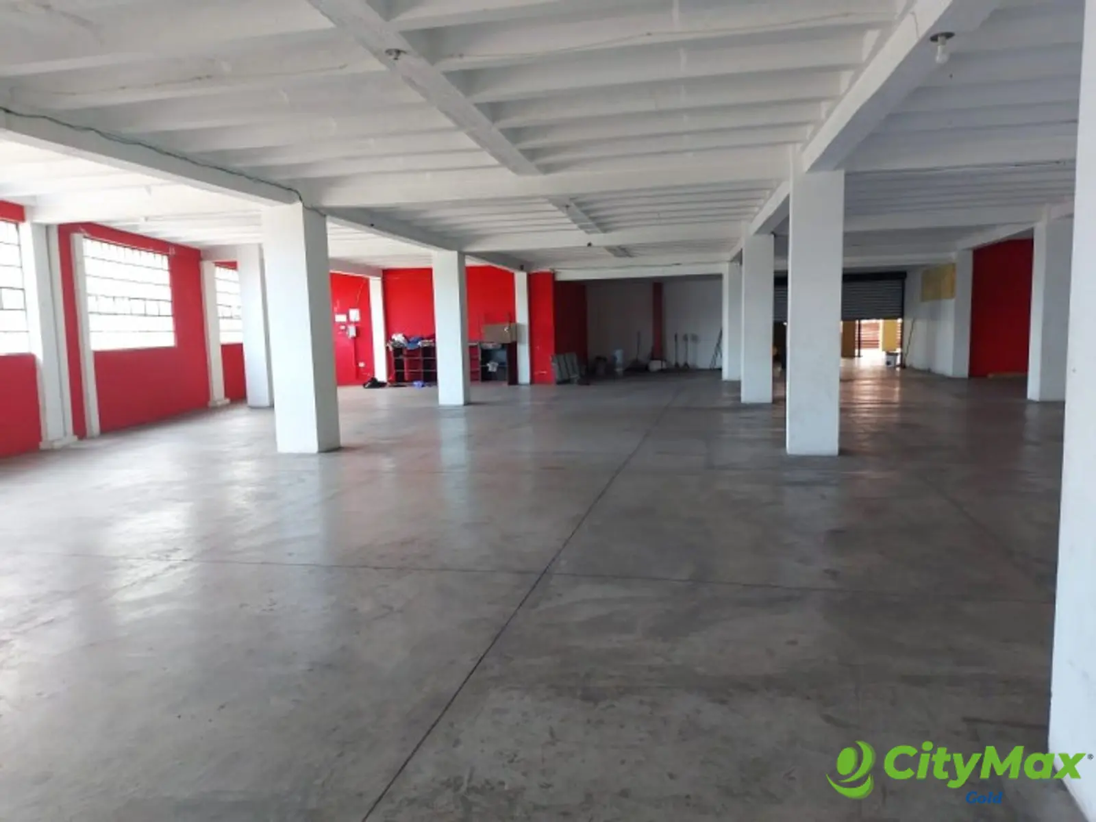 CENTRO COMERCIAL en Venta  en zona 18  - foto 17