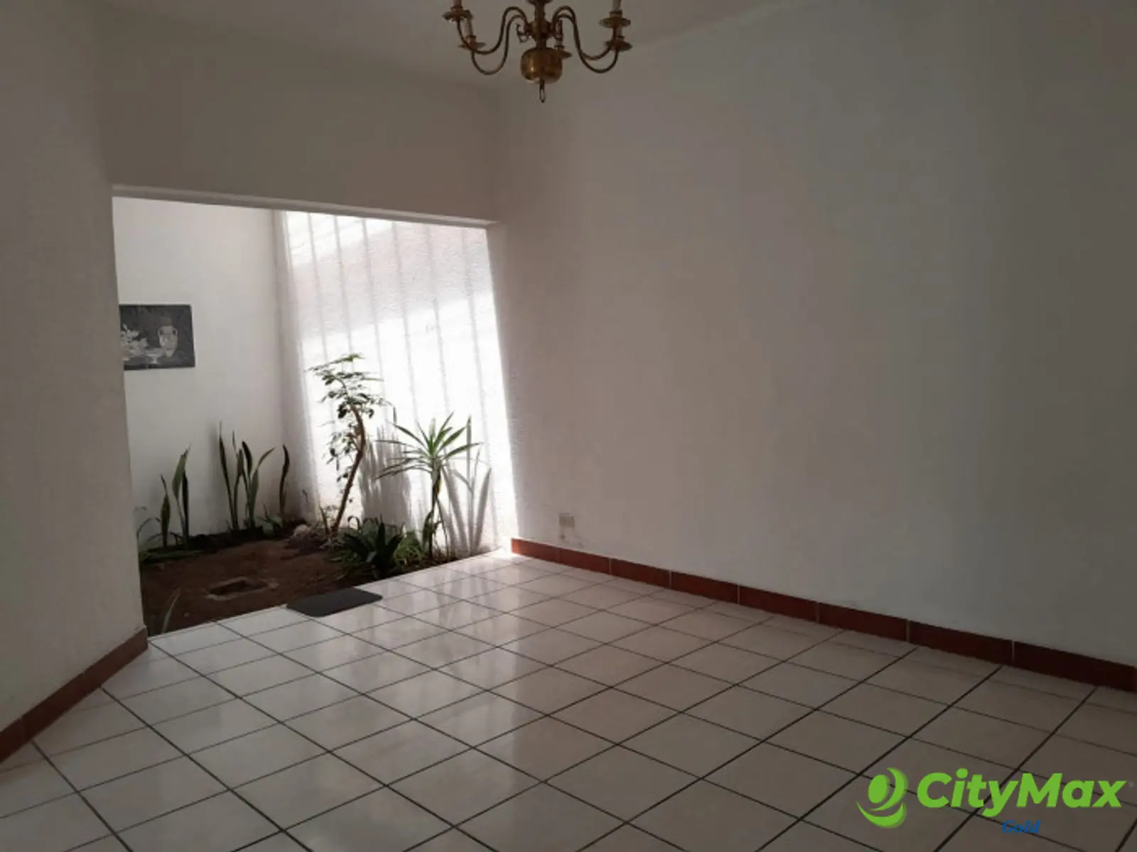 Casa en Renta en Aurora 2 zona 13. - comedor