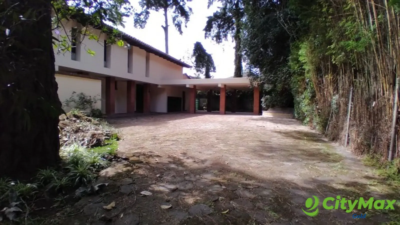 Renta de lujosa Casa amplia en Zona 14 - foto 2