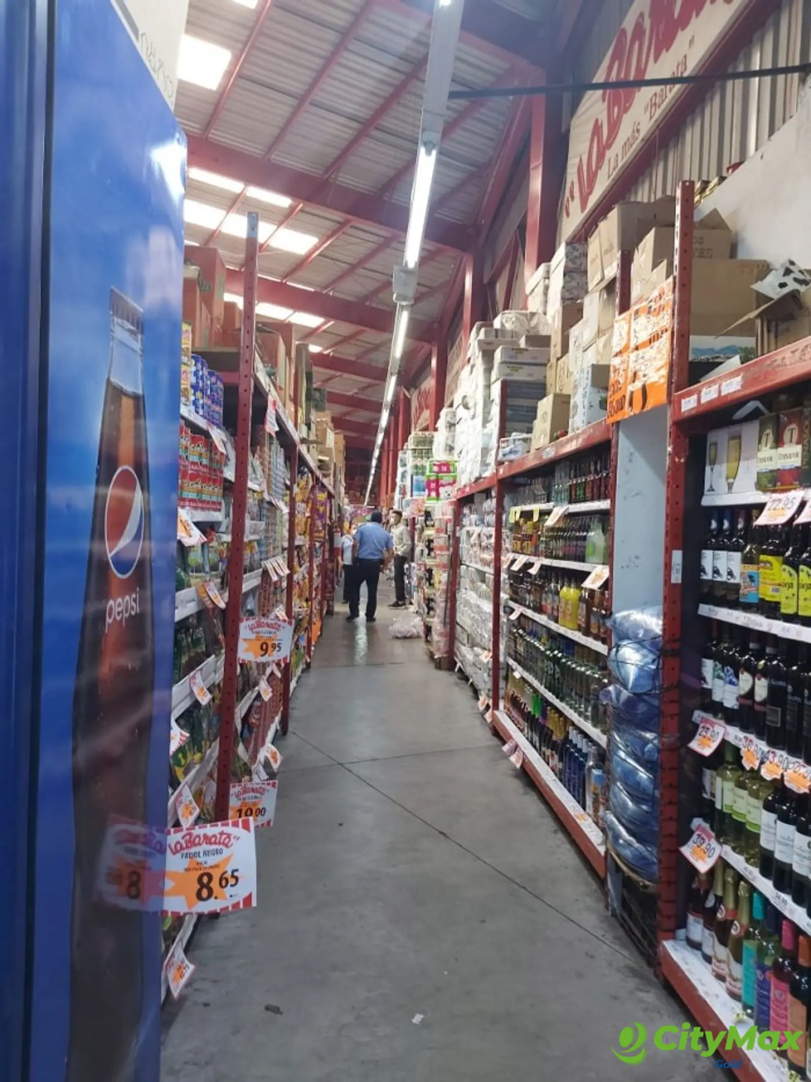 CENTRO COMERCIAL en Venta  en zona 18  - foto 21