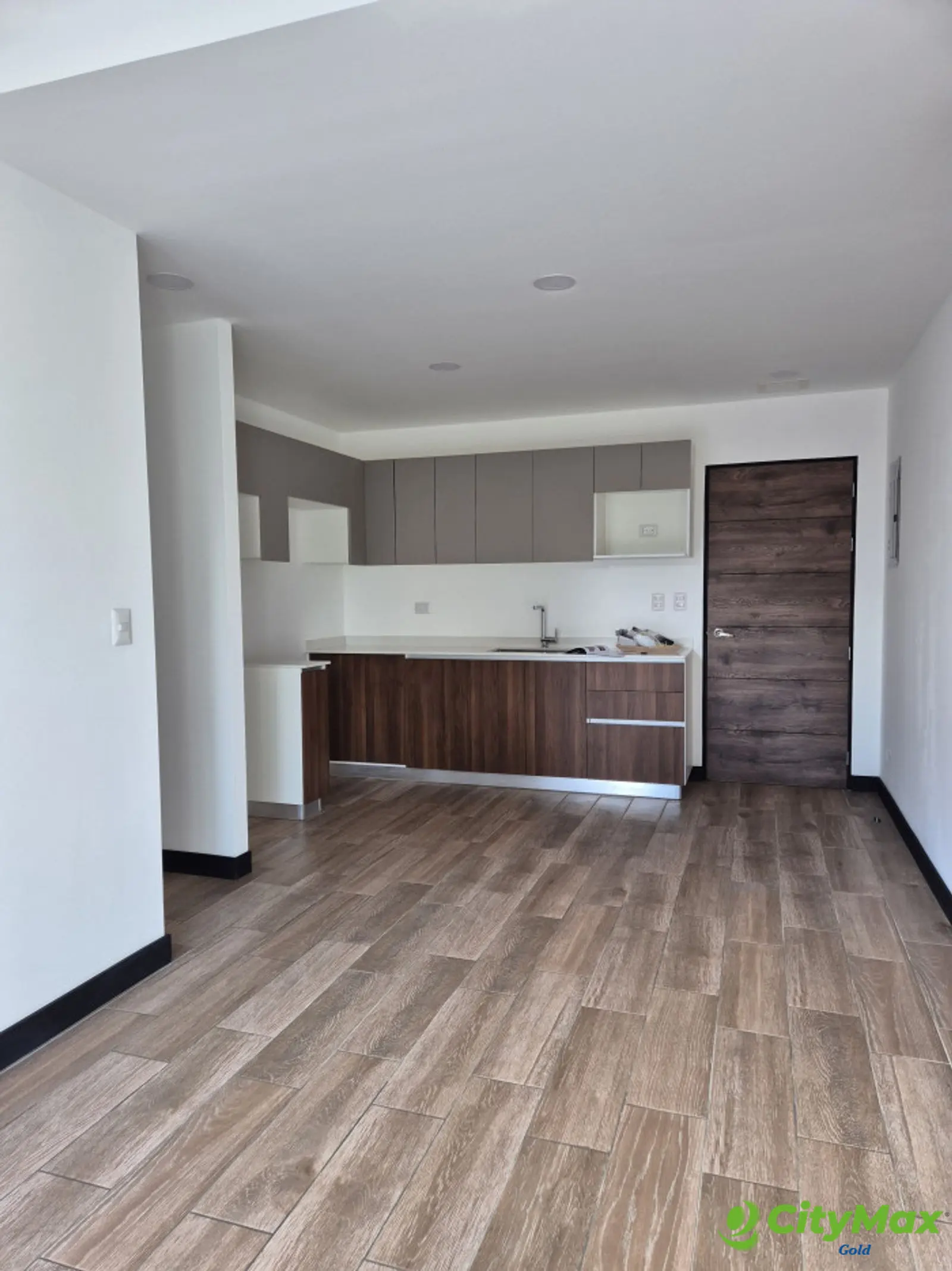 Apartamento en alquiler o venta en zona 10 - foto 5