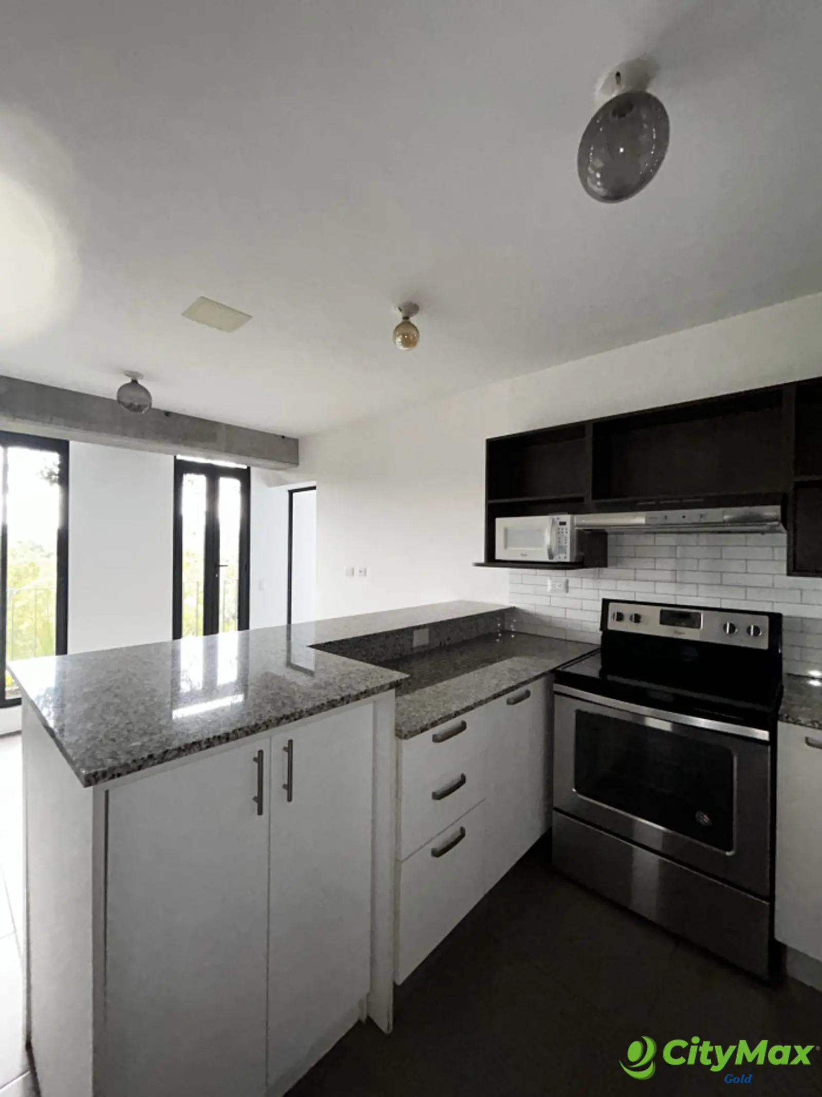Venta de Apartamento en Edificio Fabrá zona 10 - foto 3
