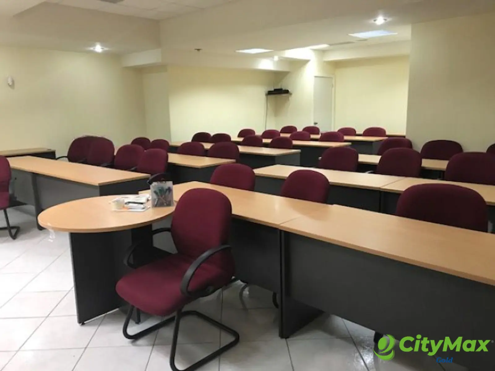 Oficina en venta en Europlaza zona 14 Guatemala - foto 3