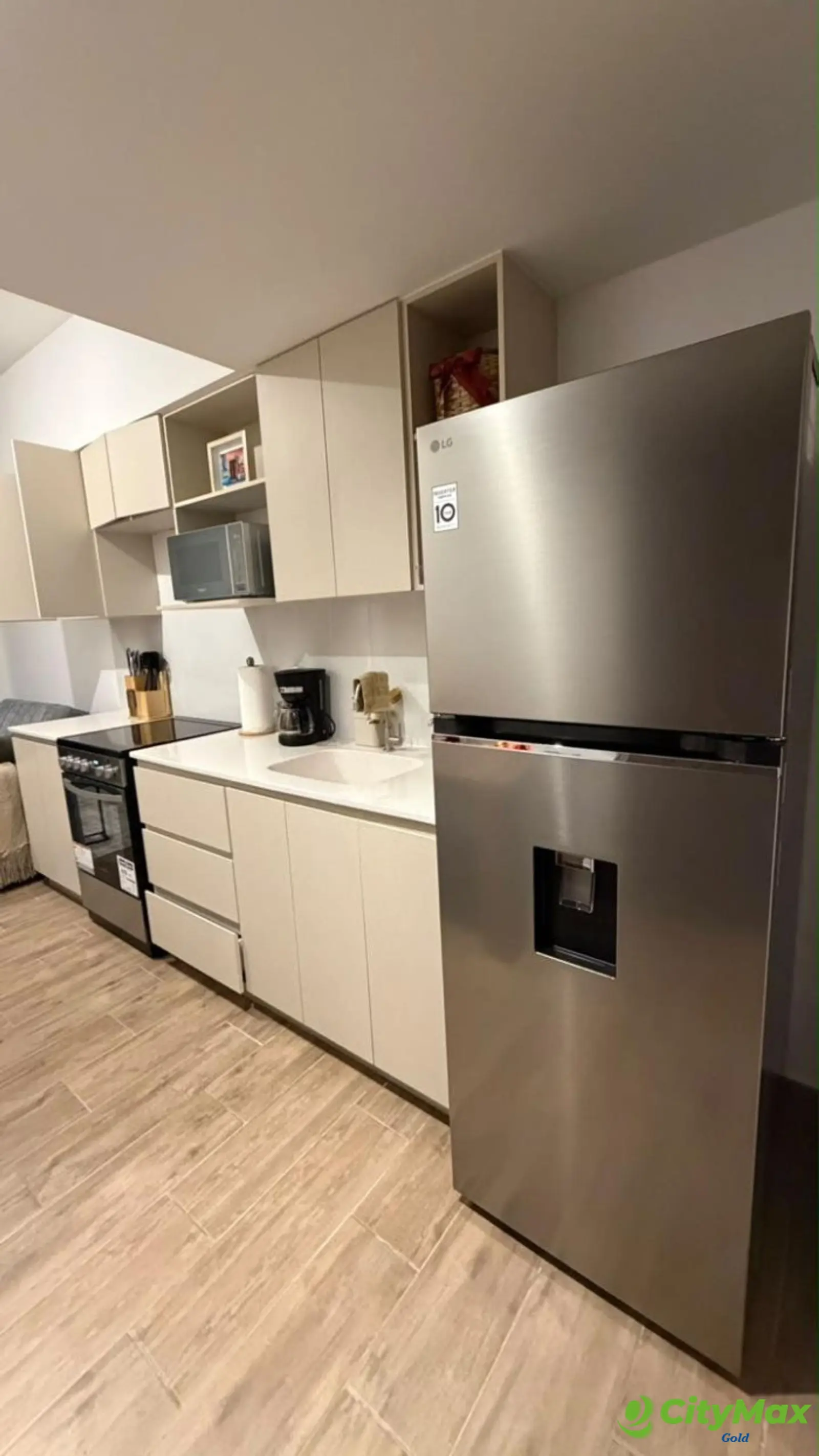 Apartamento amueblado y equipado en alquiler en  Zona 4 - foto 3