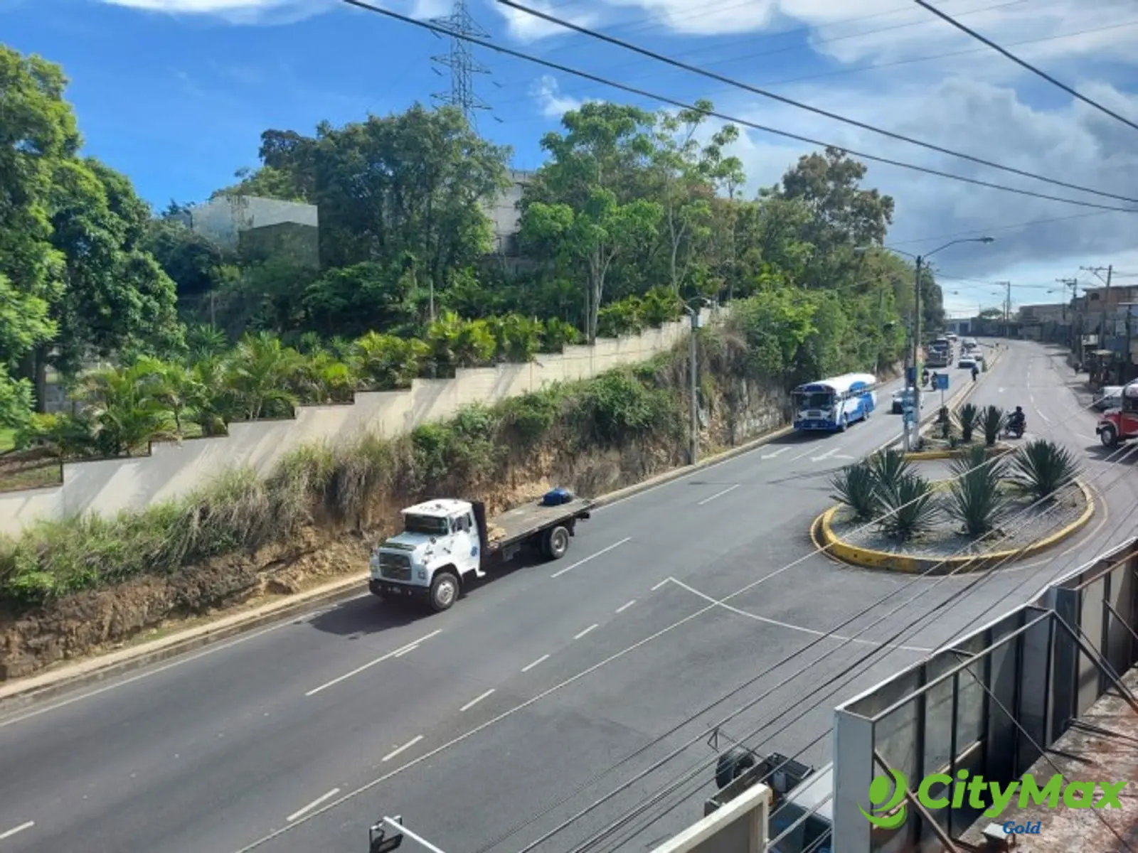 CENTRO COMERCIAL en Venta  en zona 18  - foto 5