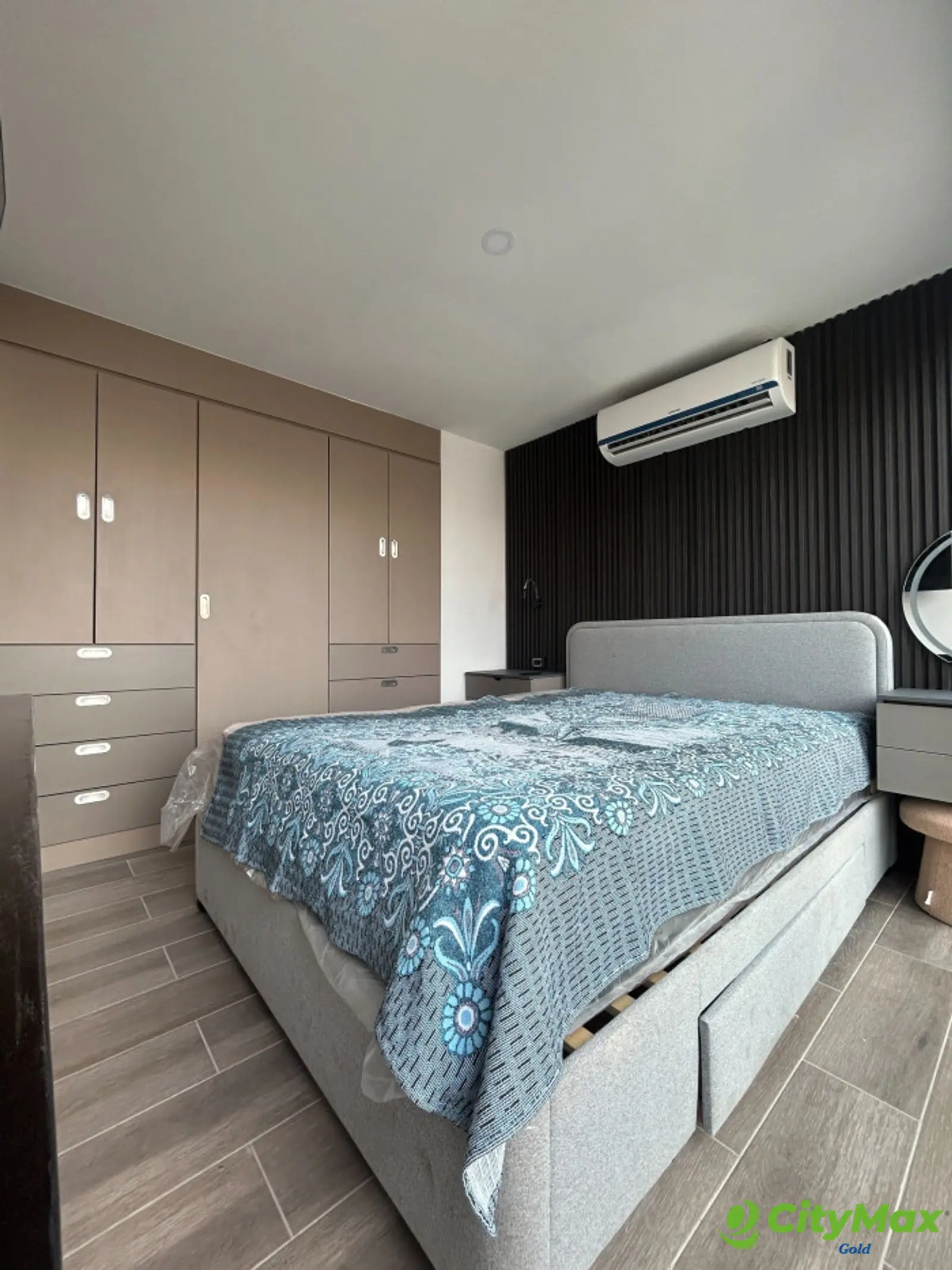 Apartamento amueblado en renta zona 10 - foto 7