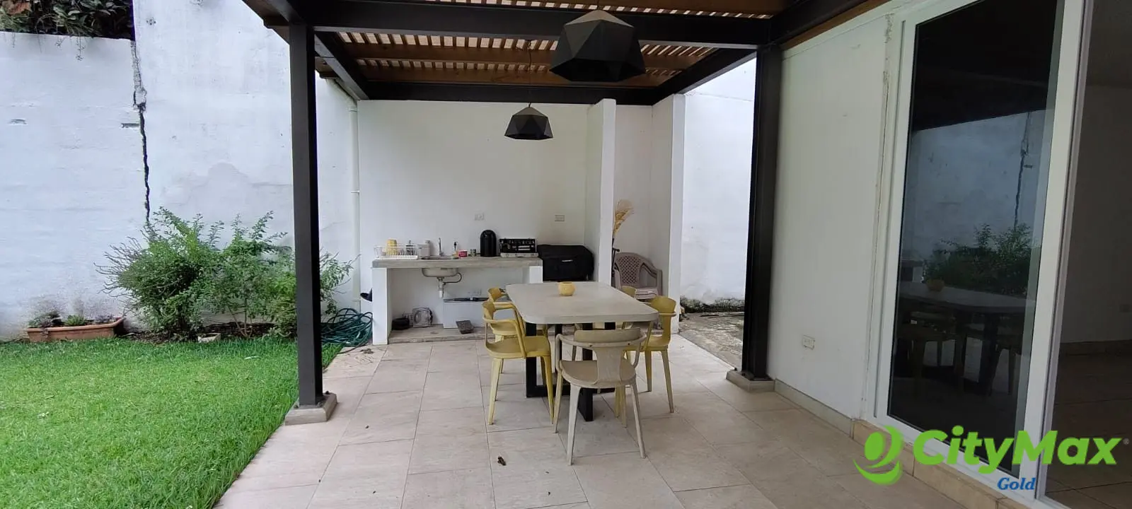 Casa en renta en Condominio Residencial en Zona 10 - foto 9
