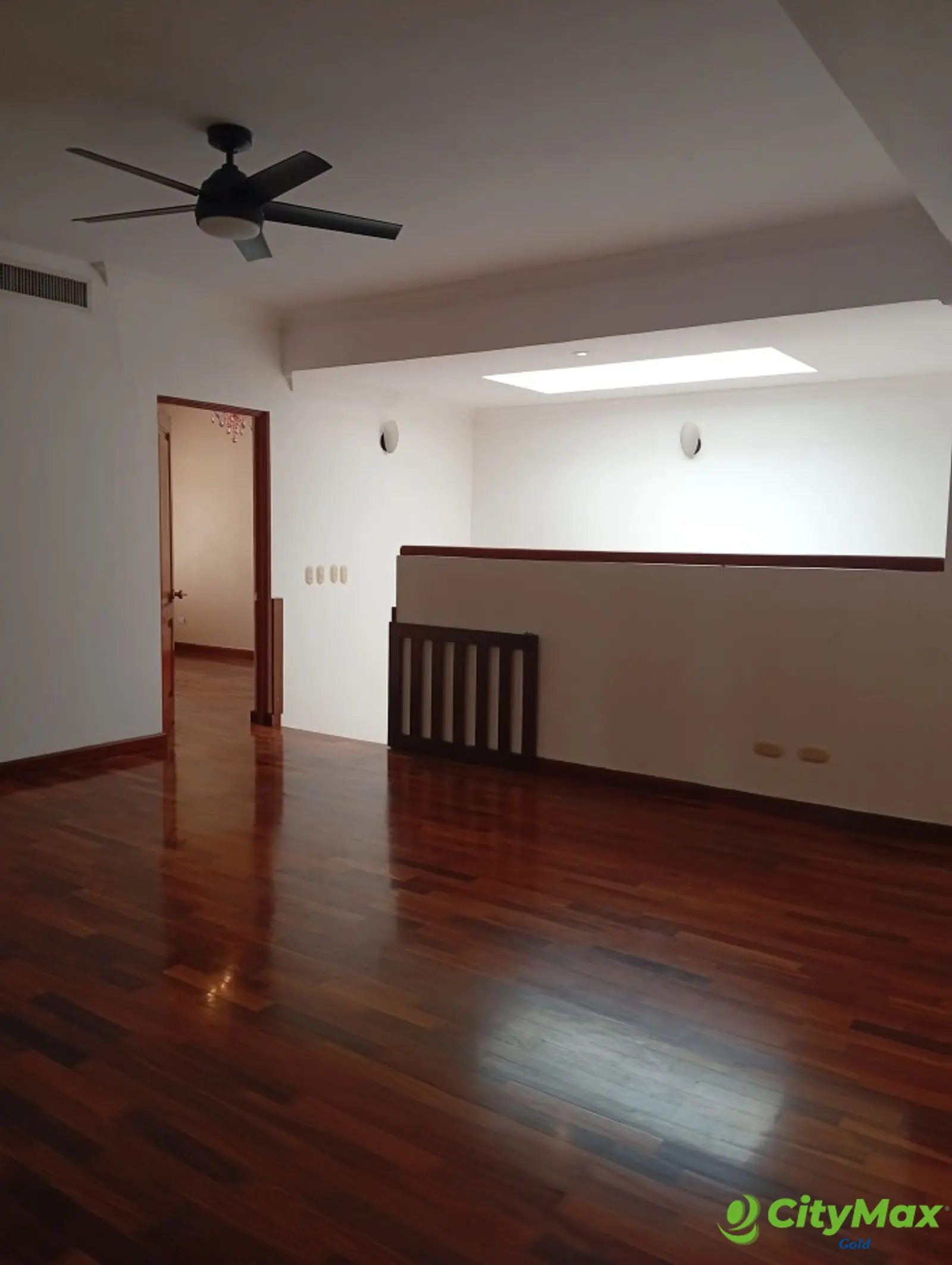 Casa en renta Condominio Cercano Diagonal 6, Zona 10 - foto 12